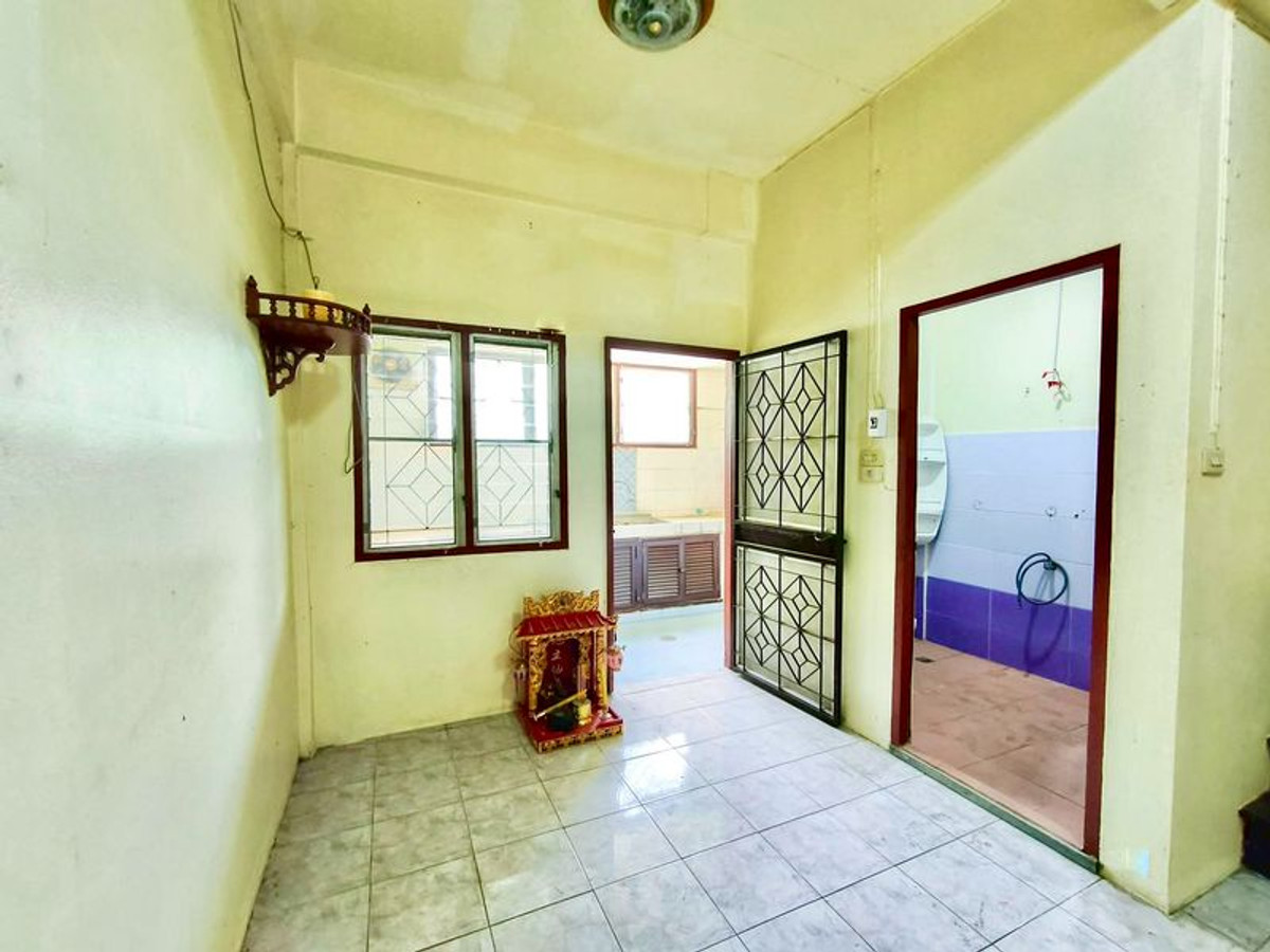 For SaleTownhomeBang Sue, Wong Sawang, Tao Pun : 2-story townhouse for sale, Wimanthip Village, area 16.5 square meters, 2 bedrooms, near MRT Bang Pho and Tao Poon Intersection, Pracharat Sai 1, Bang Sue Subdistrict, Bang Sue District, Bangkok.