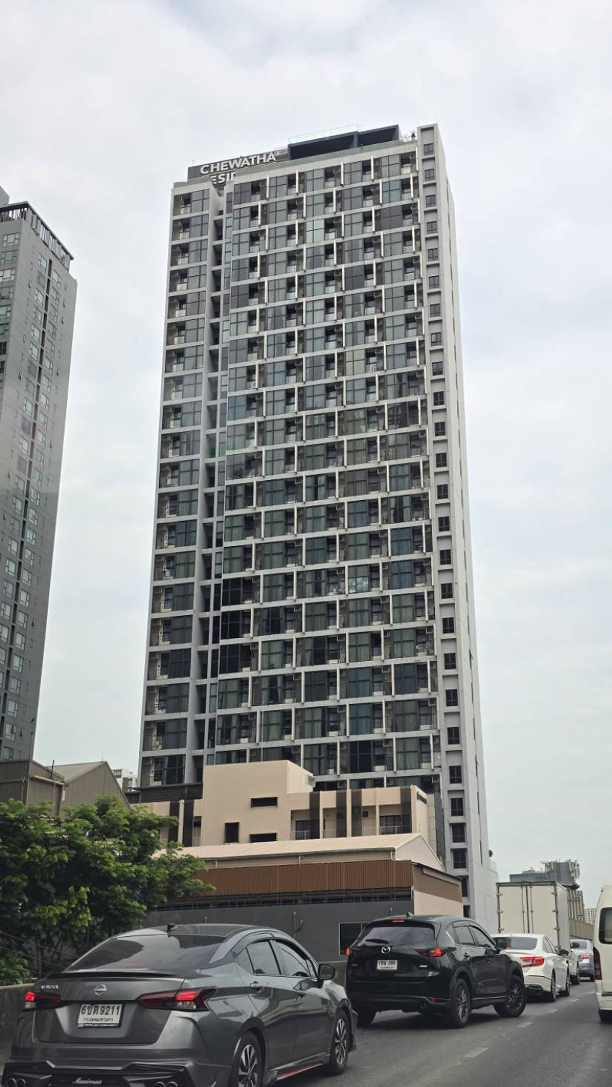 ขายคอนโดพระราม 9 เพชรบุรีตัดใหม่ RCA : ขายพร้อมผู้เช่า ห้อง Duplex เพดานสูง ทิศเหนือ คอนโดขีวาทัย-อโศก