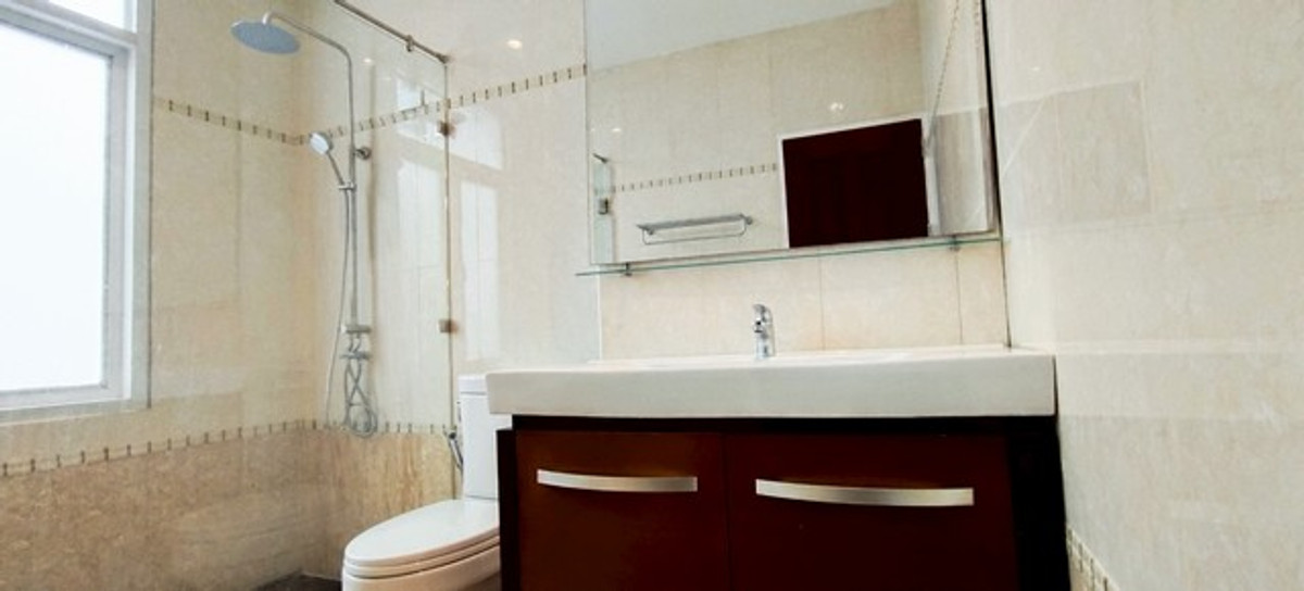 ให้เช่าทาวน์โฮมพระราม 9 เพชรบุรีตัดใหม่ RCA : HR3331ให้เช่าทาวน์โฮม 3 ชั้น หลังมุม รีโนเวทใหม่ ทำเลทองพระราม 9  เหมาะเป็น Home Office / คาเฟ่ /อยู่อาศัย