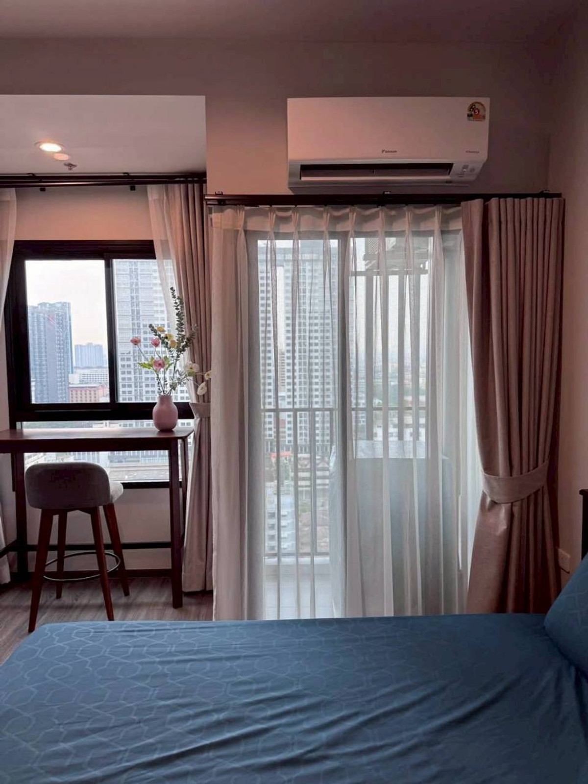 ให้เช่าคอนโดเสรีไทย-นิด้า : ✅ IDRL135 ✅ Line : @p2nproperty