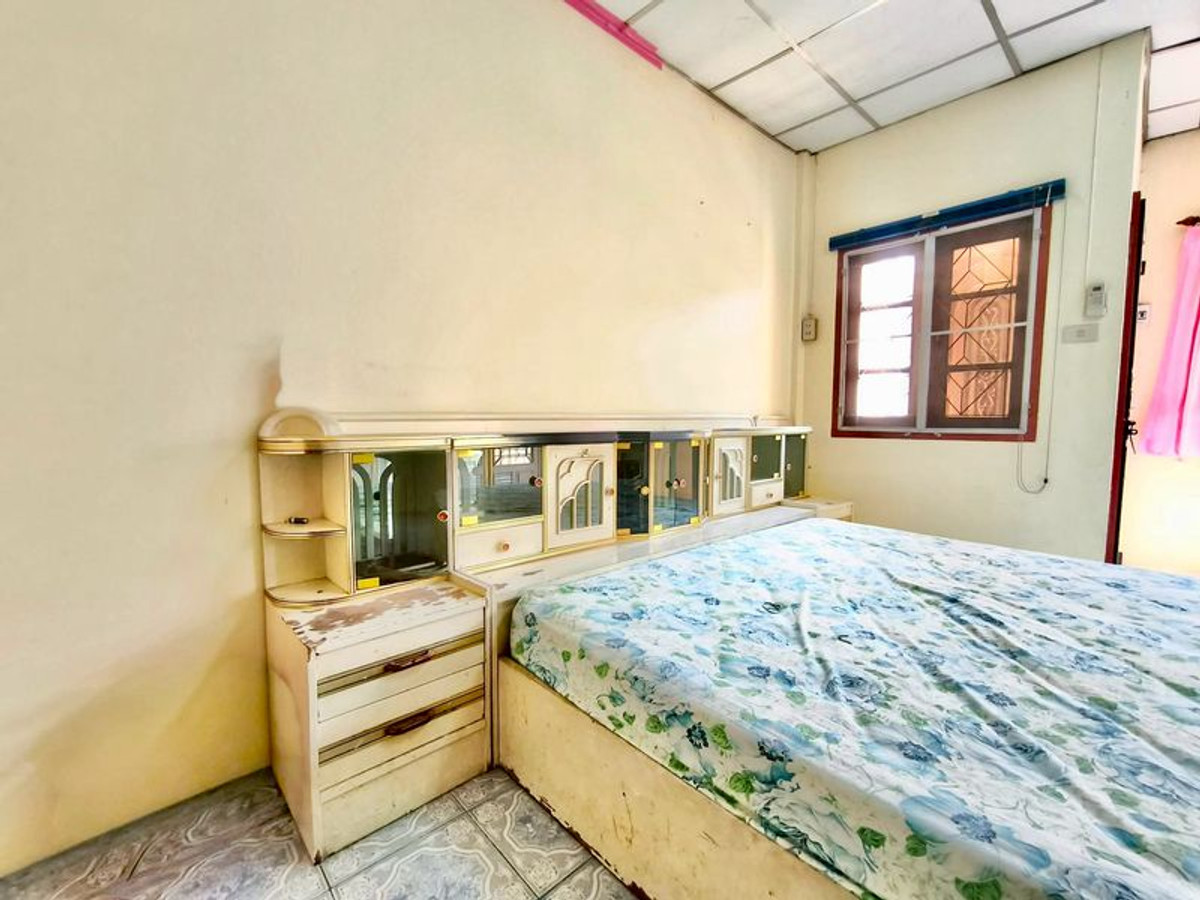 For SaleTownhomeBang Sue, Wong Sawang, Tao Pun : 2-story townhouse for sale, Wimanthip Village, area 16.5 square meters, 2 bedrooms, near MRT Bang Pho and Tao Poon Intersection, Pracharat Sai 1, Bang Sue Subdistrict, Bang Sue District, Bangkok.