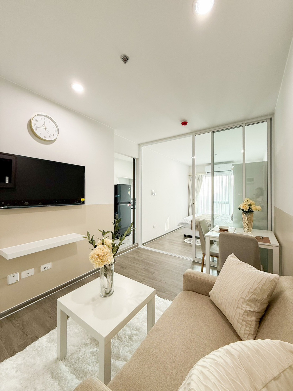 For RentCondoThaphra, Talat Phlu, Wutthakat : For rent Regent Home Wutthakat
 Luxurious dressing room, built-in, complete!  32nd floor, Building A, outside view, can see the beautiful Buddha image.