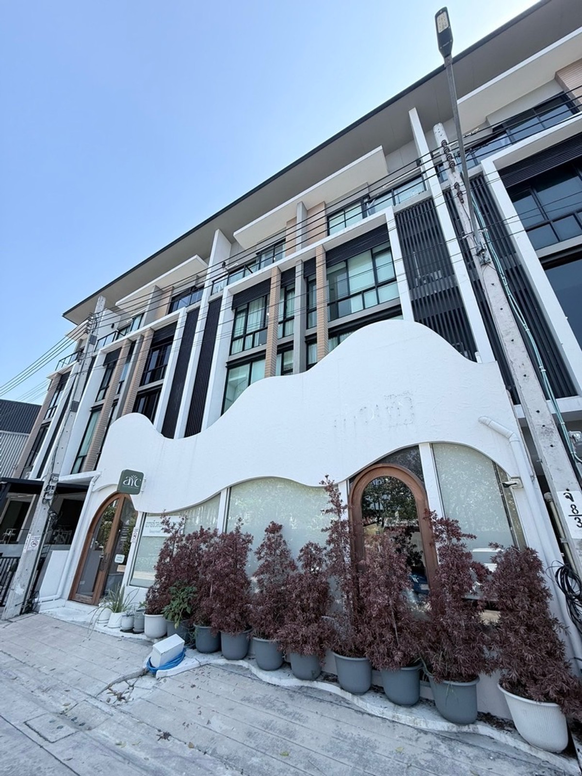 For SaleHome OfficeKaset Nawamin,Ladplakao : 🏙 Premium Place เกษตร–นวมินทร์ 2
โฮมออฟฟิศ 4 ชั้น ในซอยประเสริฐมนูกิจ 29 (มัยลาภ)