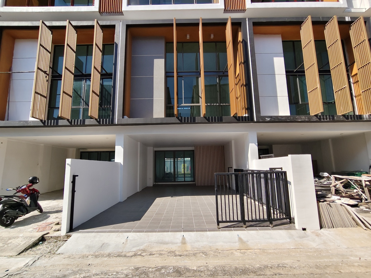 For SaleTownhomePattanakan, Srinakarin : [For Sale] SHO PHATTHANAKARN 32 Townhome 4.5 floors (Unit no: 64)