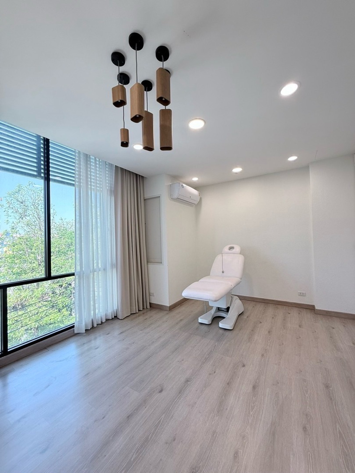 For SaleHome OfficeKaset Nawamin,Ladplakao : 🏙 Premium Place Kaset-Nawamin 2
4-storey home office in Soi Prasert Manukit 29 (Mayalap)