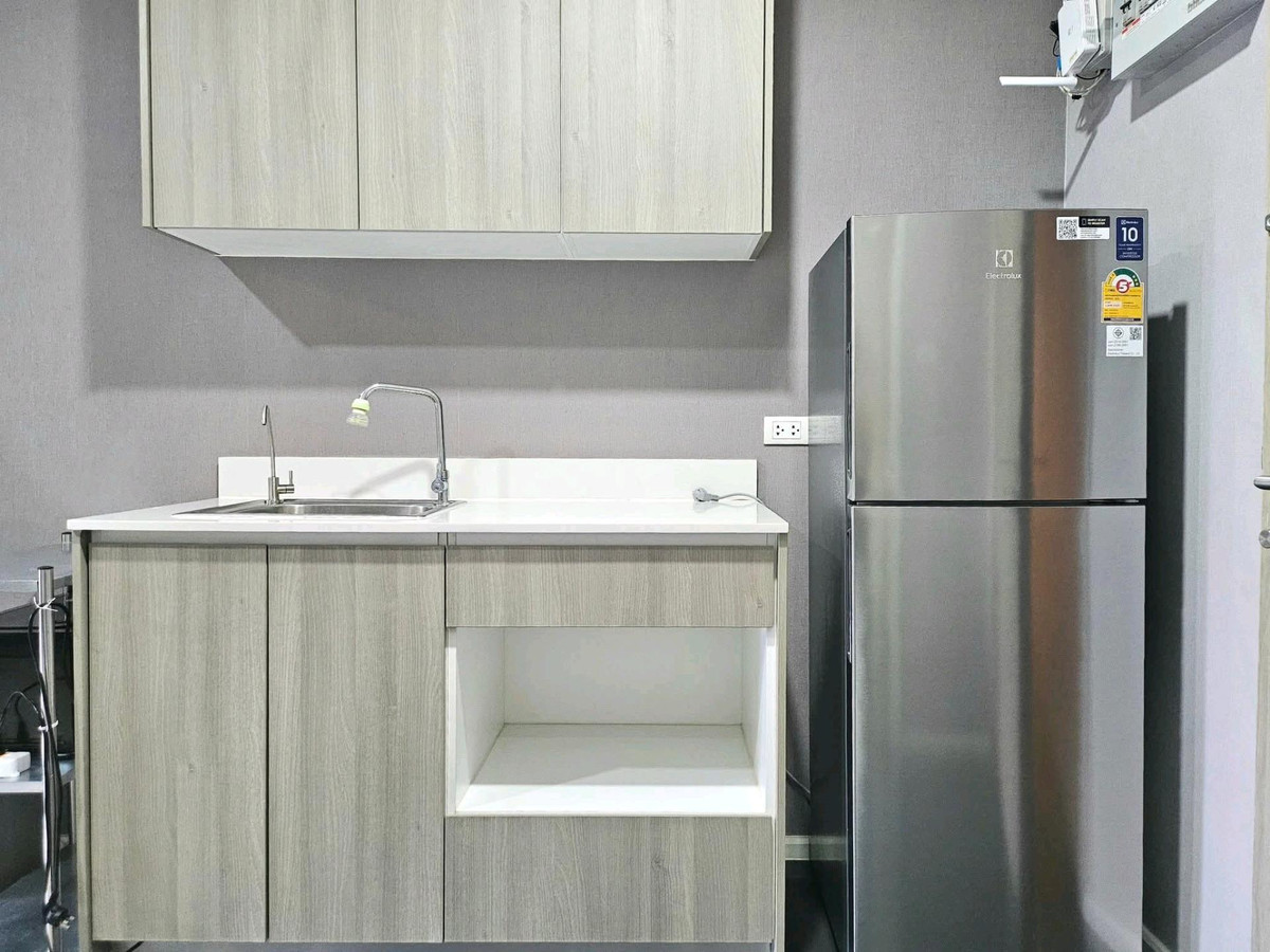 For RentCondoBangna, Bearing, Lasalle : ✨ Good location, next to Mega Bangna, convenient travel, wide balcony, pool view, east direction, receives morning sun, good atmosphere, pleasant.