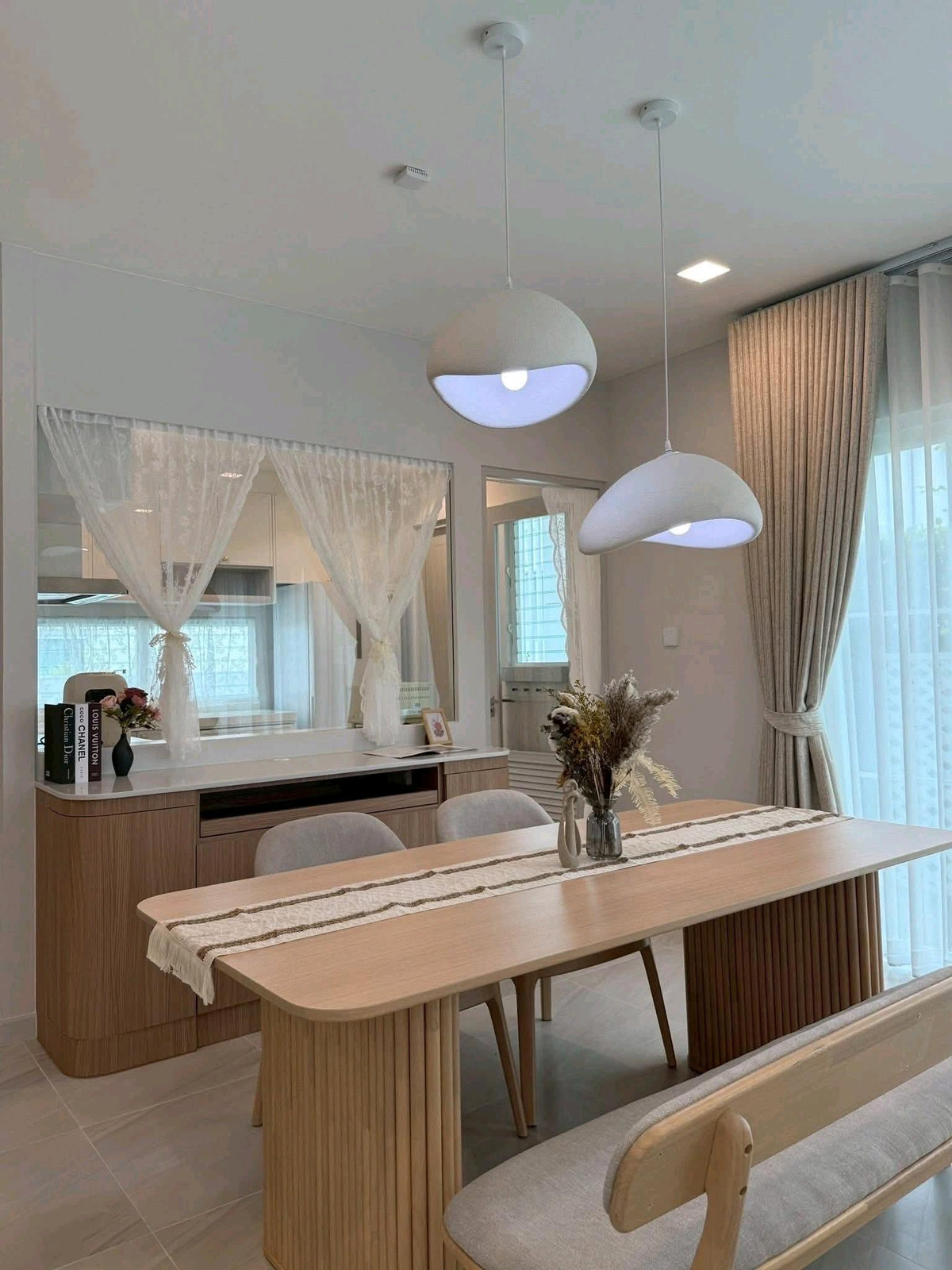 For RentHouseBangna, Bearing, Lasalle : 🌟 Beautiful house, complete functions, comfortable to live in, ready to move in. Supports families & Pet Lover 🐶🐱 Location next to Bangna-Trad Road. No need to enter the alley! 🚗✨