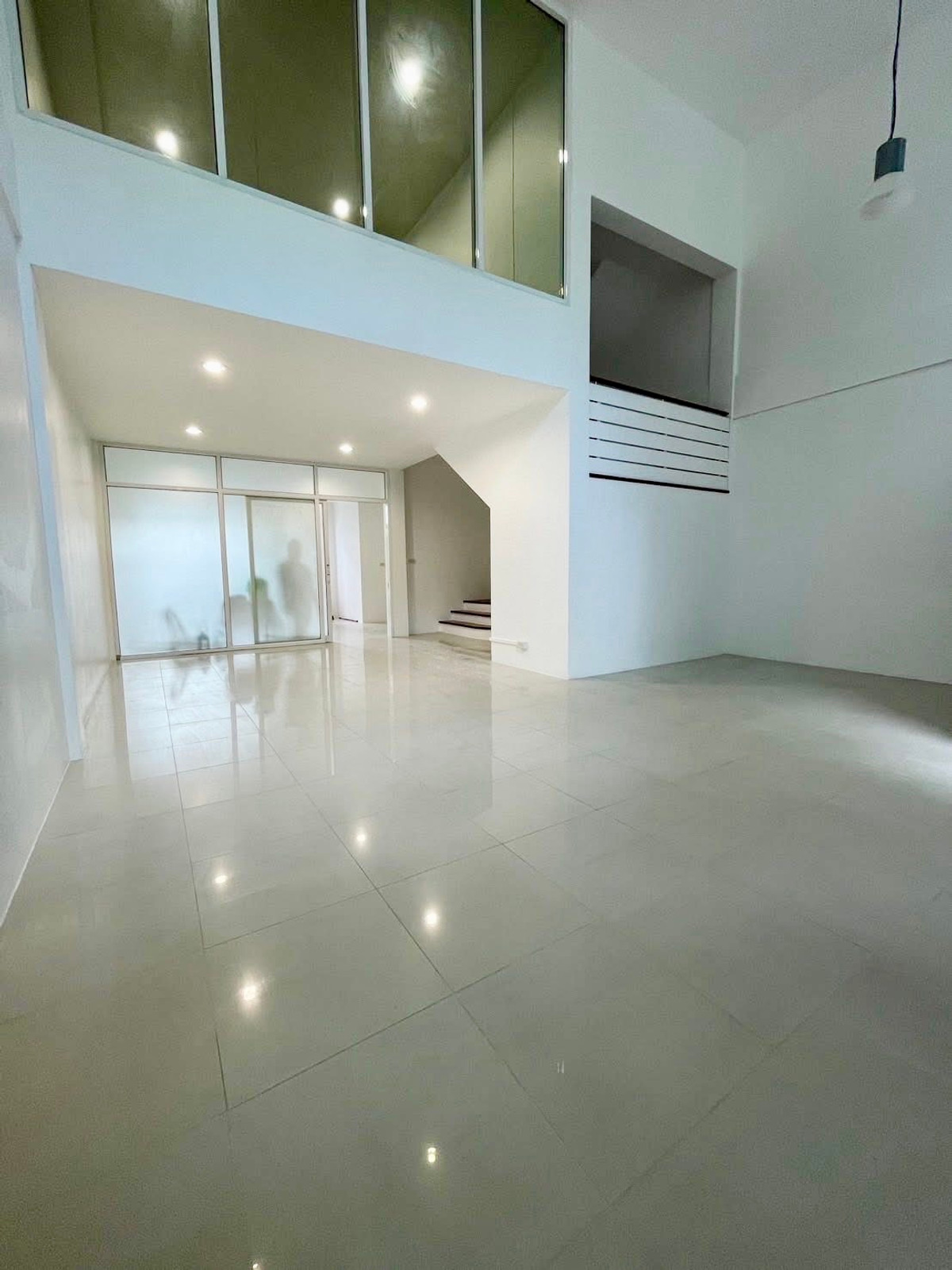 ให้เช่าโฮมออฟฟิศรามคำแหง หัวหมาก : Home office 4ชั้น ทาวน์อินทาวน์ 300sq.m.4ห้องนอน 4 ห้องน้ำ จดบริษัทได้