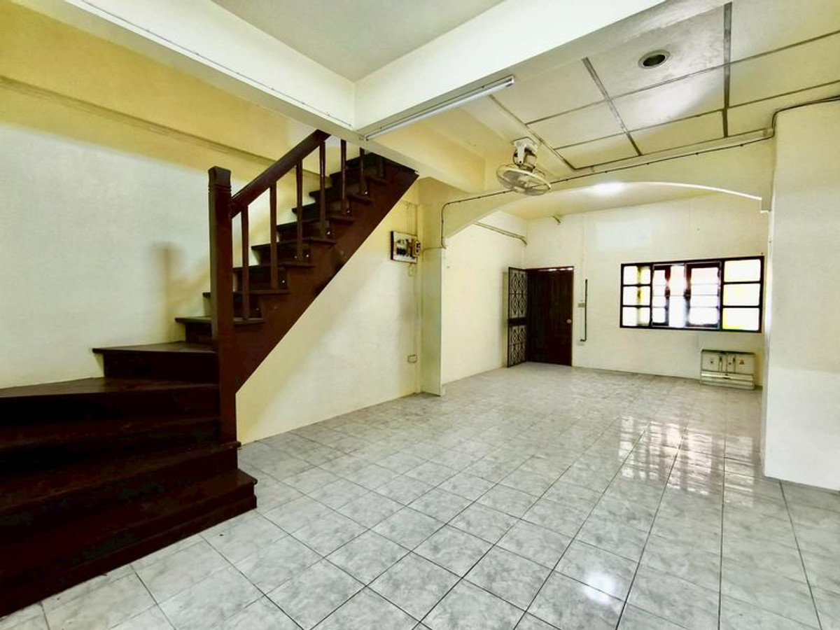 For SaleTownhomeBang Sue, Wong Sawang, Tao Pun : 2-story townhouse for sale, Wimanthip Village, area 16.5 square meters, 2 bedrooms, near MRT Bang Pho and Tao Poon Intersection, Pracharat Sai 1, Bang Sue Subdistrict, Bang Sue District, Bangkok.