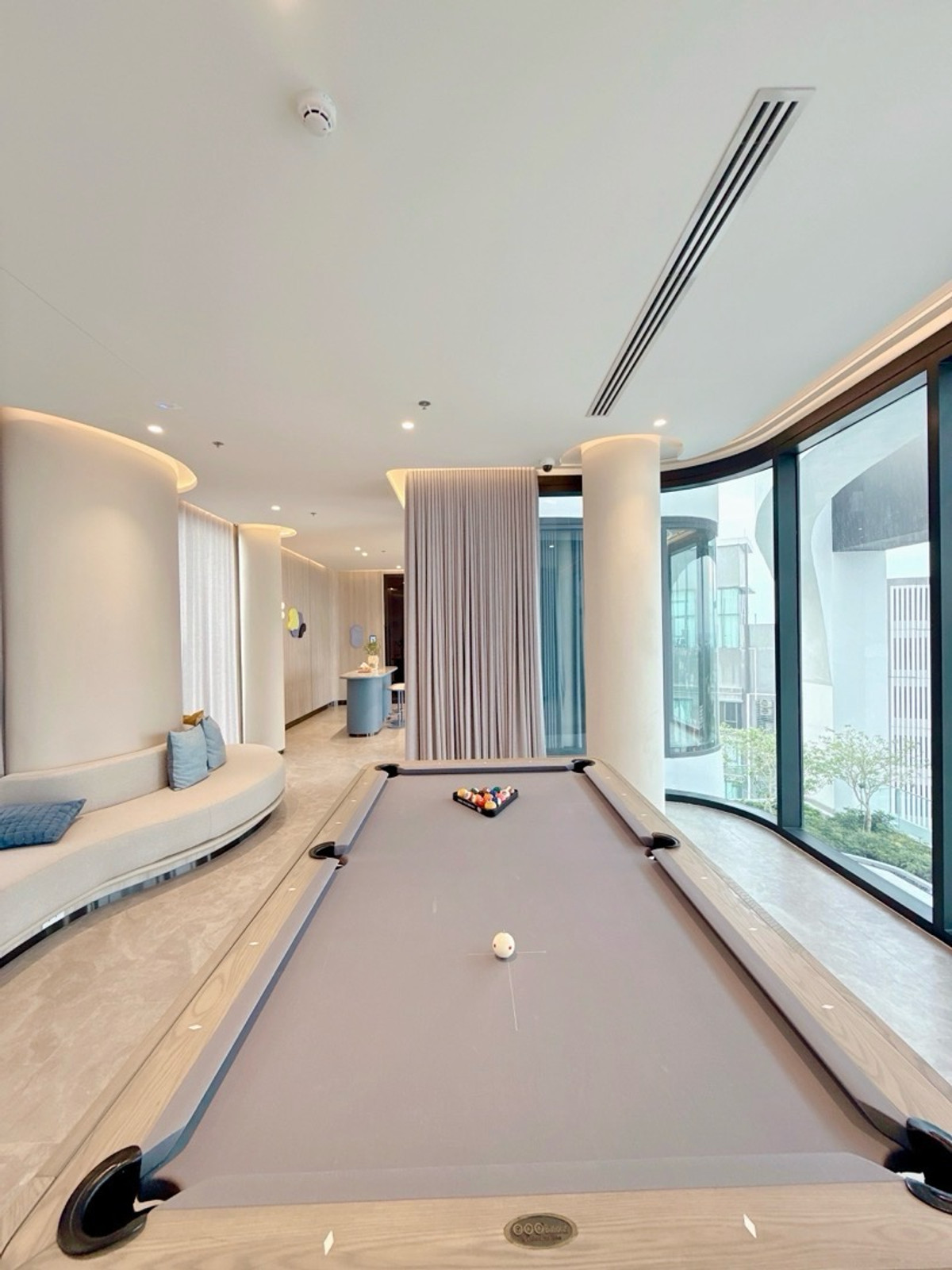 For SaleCondoKasetsart, Ratchayothin : 𝐂𝐎𝐁𝐄 𝐊𝐀𝐒𝐄𝐓-𝐒𝐑𝐈𝐏𝐀𝐓𝐔𝐌 𝐅𝐑𝐄𝐄 Down payment 𝟎 baht, easy installments. 𝟗,𝟓𝟎𝟎/month, new room from the 𝐒𝐂 project, next to the university.