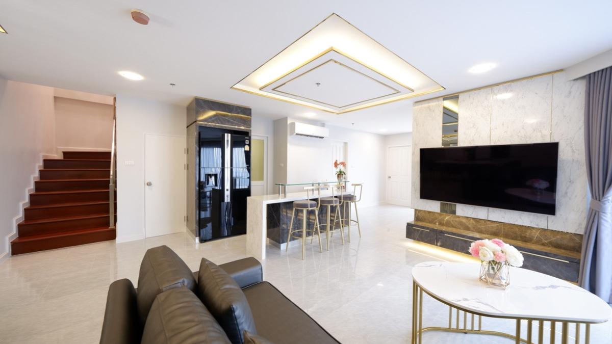 For SaleCondoRama9, Petchburi, RCA : 30/03/2026, 4 luxury bedrooms in the heart of Rama 9, near BTS/MRT
Belle Grand Rama 9, size 193.49 sq.m. Special price! 0642748883