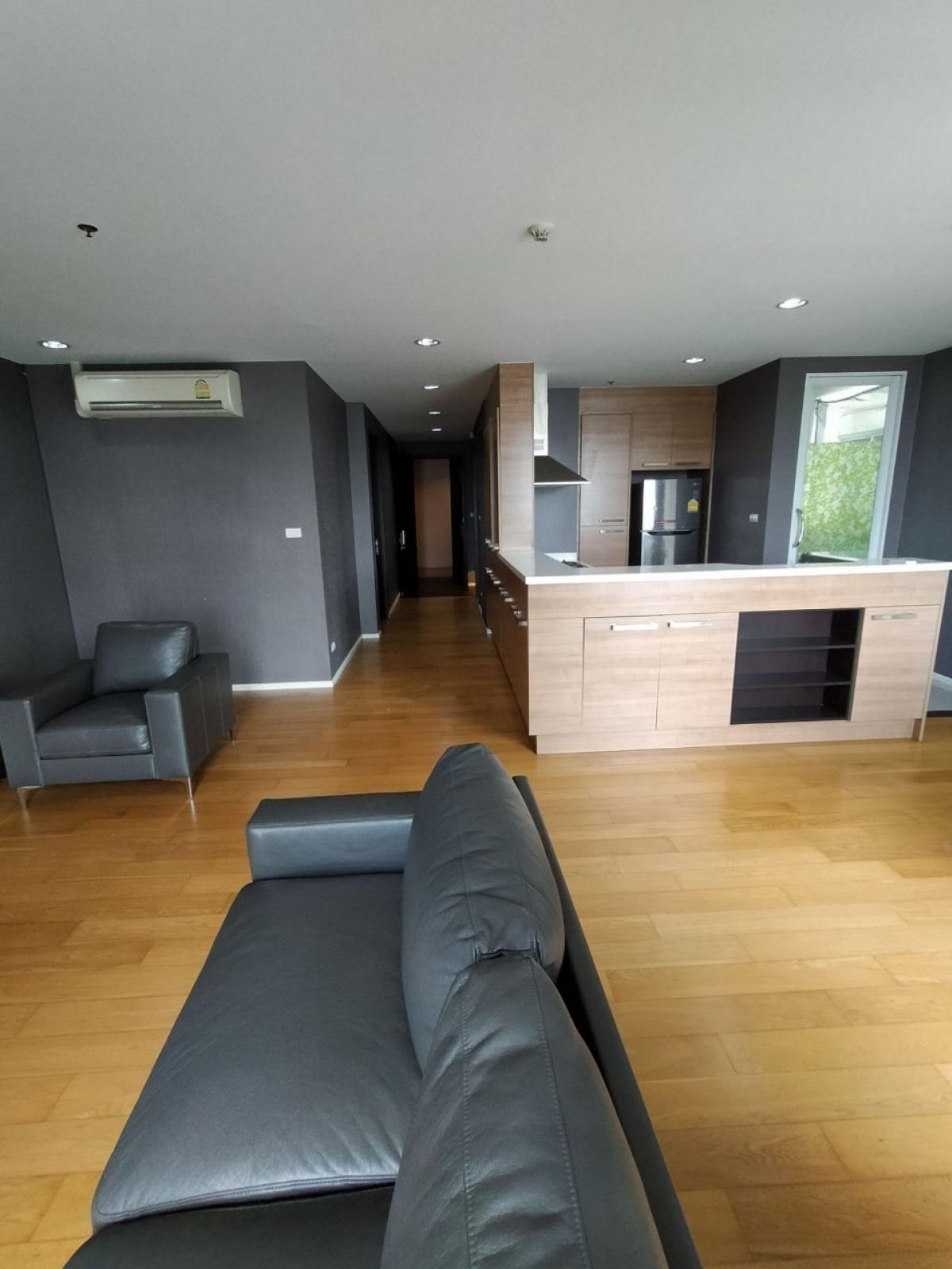 For RentCondoSukhumvit, Asoke, Thonglor : 03/04/2026, Beautiful room 2 bedrooms Villa Sichara near BTS Thonglor
Rent 48,000 baht/month with complete fitness and swimming pool! 0642748883