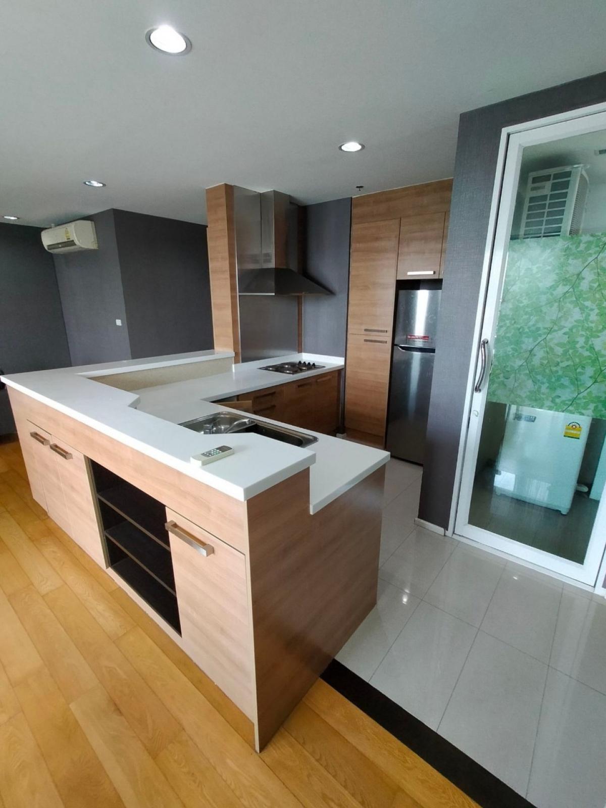 For RentCondoSukhumvit, Asoke, Thonglor : 03/04/2026, Beautiful room 2 bedrooms Villa Sichara near BTS Thonglor
Rent 48,000 baht/month with complete fitness and swimming pool! 0642748883