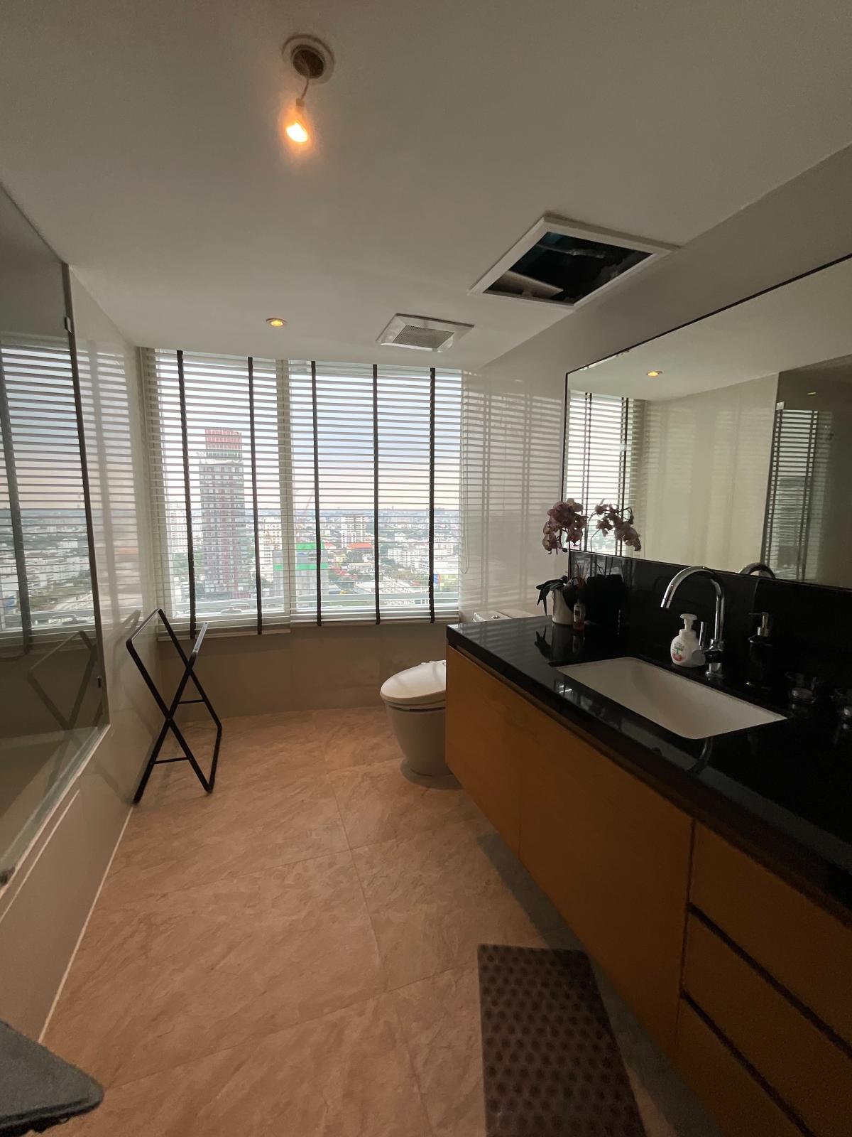 For RentCondoSukhumvit, Asoke, Thonglor : 03/04/2026, Luxury 2-bedroom 117 sq.m. at Eight Thonglor Residence
Rent only 80,000 Baht/month near Thonglor BTS with complete amenities! 0642748883