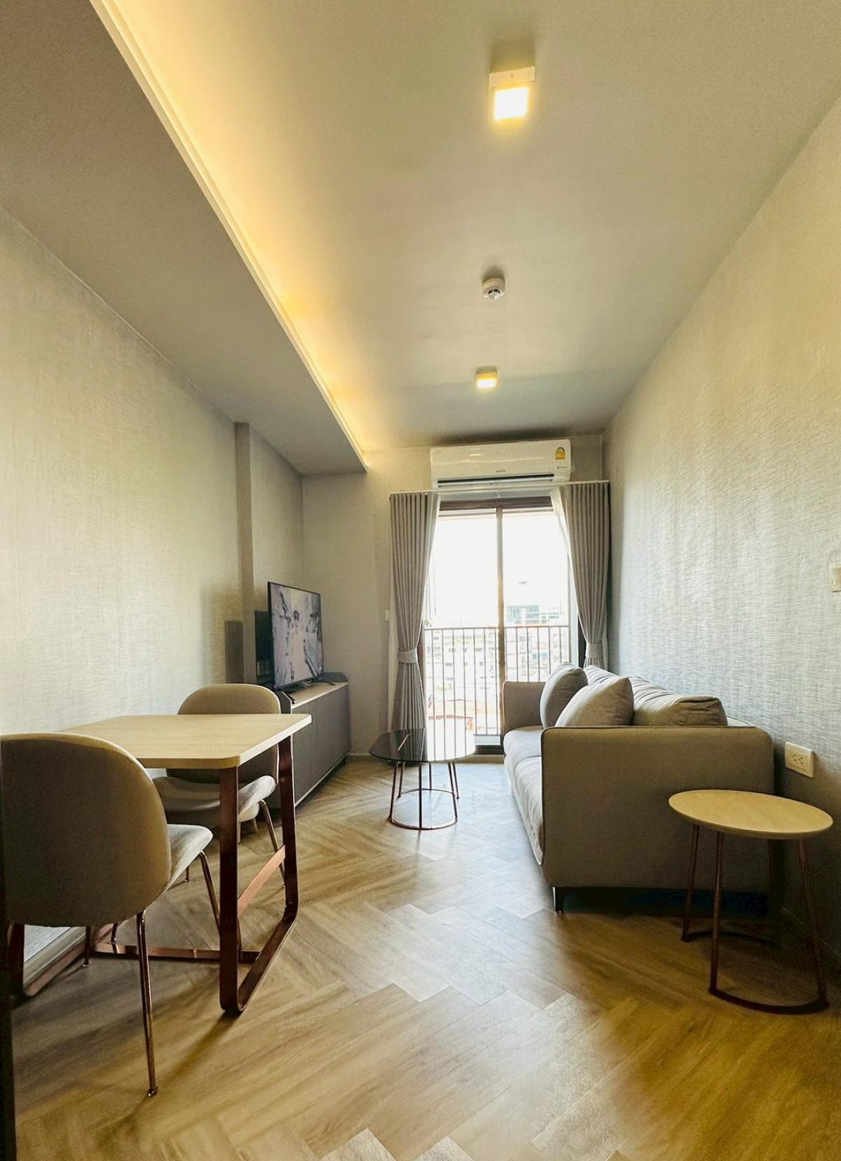 ขายคอนโดสุขุมวิท อโศก ทองหล่อ : 03/04/2026, รวมค่าโอนคอนโด Chapter ทองหล่อ 1 ห้องนอน ราคาพิเศษ 3.99 ลบ. 
ใกล้ BTS ทองหล่อ พร้อมสิ่งอำนวยความสะดวกครบครัน! 0642748883