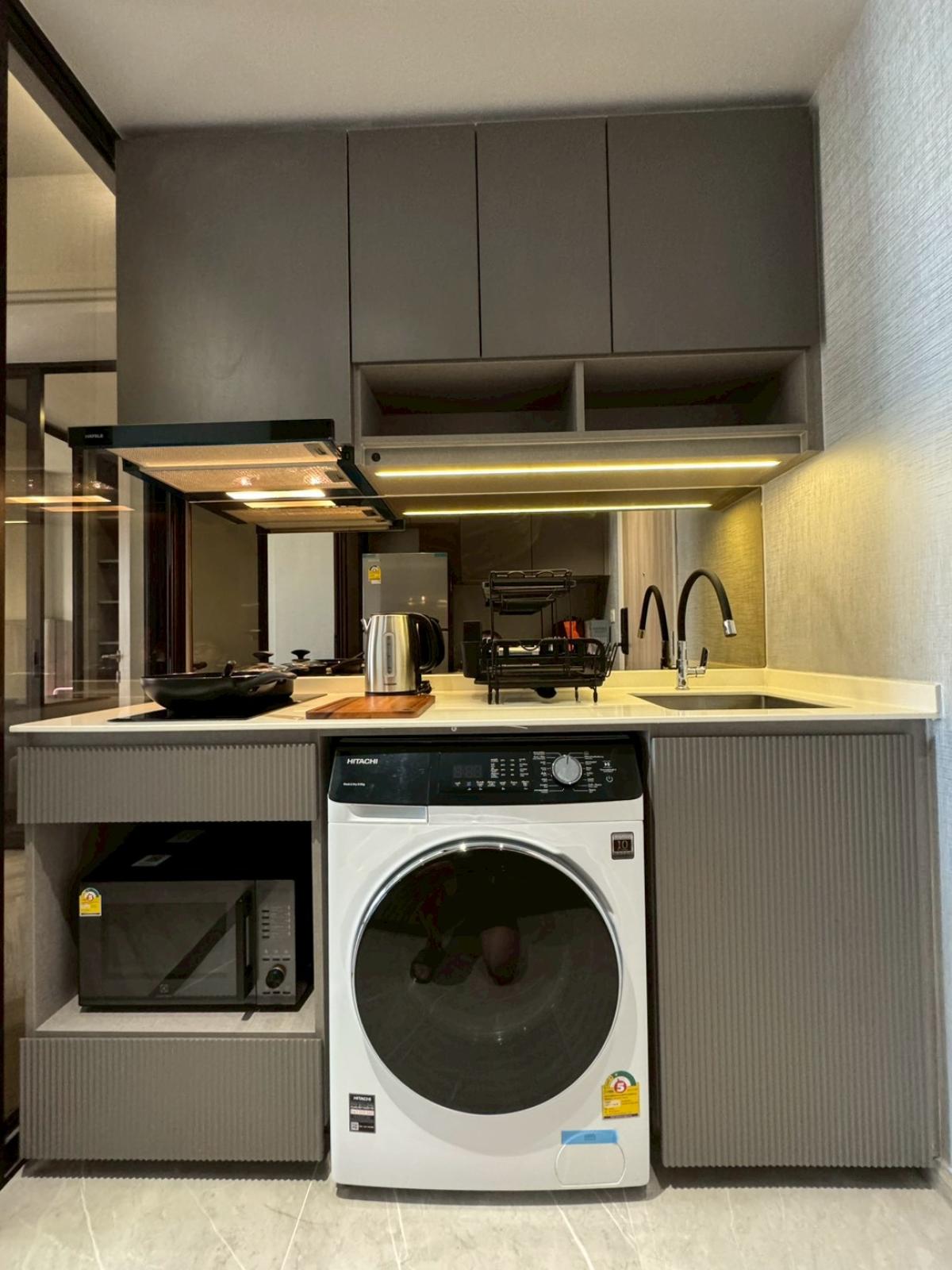 ขายคอนโดสุขุมวิท อโศก ทองหล่อ : 03/04/2026, รวมค่าโอนคอนโด Chapter ทองหล่อ 1 ห้องนอน ราคาพิเศษ 3.99 ลบ. 
ใกล้ BTS ทองหล่อ พร้อมสิ่งอำนวยความสะดวกครบครัน! 0642748883