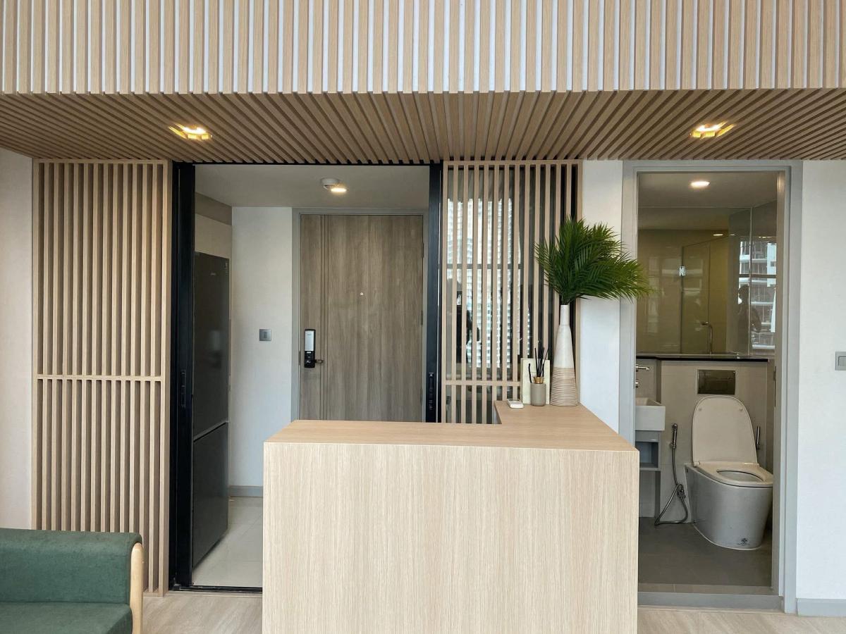 ขายคอนโดสาทร นราธิวาส : 03/04/2026, รวมค่าโอนคอนโดหรู KnightsBridge Prime Sathorn 1 นอน 37 ตร.ม. ใกล้ BTS Chong Nonsi 
ราคาเพียง 5.6 ล้าน พร้อมสิ่งอำนวยความสะดวกครบครัน ลงทุนคุ้ม! 0642748883