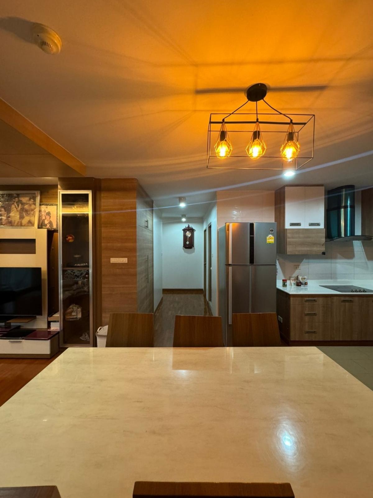 ขายคอนโดสาทร นราธิวาส : 03/04/2026, รวมค่าโอนขายด่วน 3 ห้องนอน ใกล้ BTS กล้วยน้ำไท 
คอนโดหรู Baan Siri Yenakat 117 ตร.ม. พร้อมสิ่งอำนวยความสะดวกครบ! 0642748883