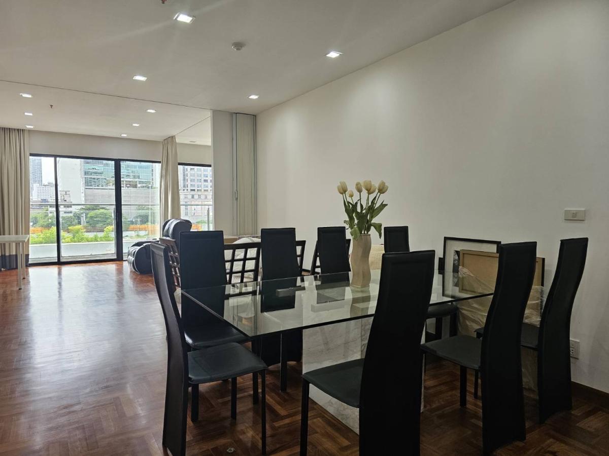 ขายคอนโดวิทยุ ชิดลม หลังสวน : 03/04/2026, รวมค่าโอนคอนโดหรู New House Condo 1 ห้องนอน ใจกลางชิดลม พร้อมอยู่! 
สัมผัสชีวิตเมืองสุด Exclusive 84 ตรม. เพียง 17 ล้าน! 0642748883