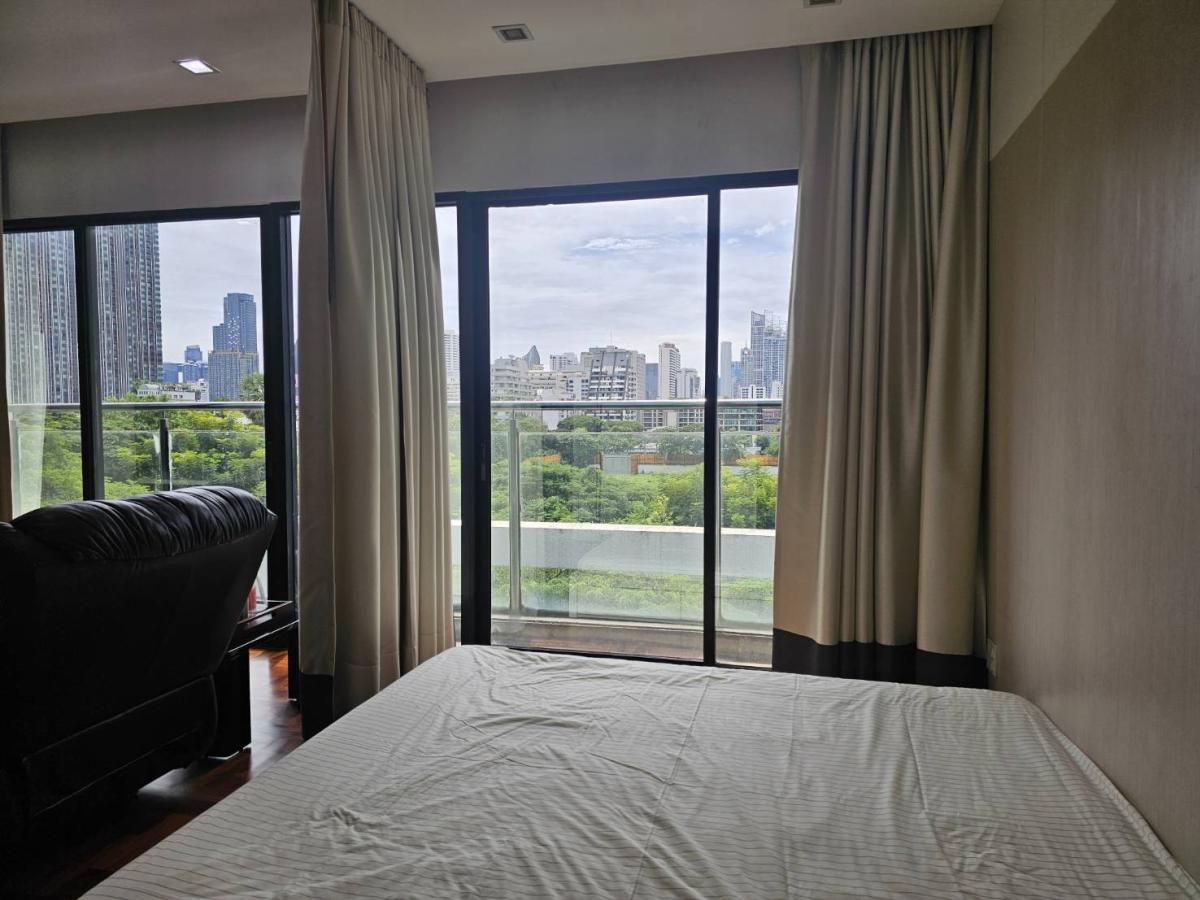 ขายคอนโดวิทยุ ชิดลม หลังสวน : 03/04/2026, รวมค่าโอนคอนโดหรู New House Condo 1 ห้องนอน ใจกลางชิดลม พร้อมอยู่! 
สัมผัสชีวิตเมืองสุด Exclusive 84 ตรม. เพียง 17 ล้าน! 0642748883