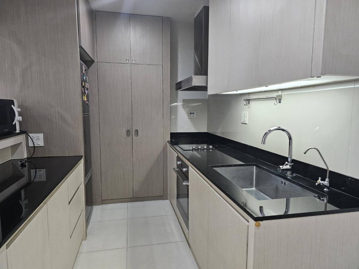 ขายคอนโดวิทยุ ชิดลม หลังสวน : 03/04/2026, รวมค่าโอนคอนโดหรู New House Condo 1 ห้องนอน ใจกลางชิดลม พร้อมอยู่! 
สัมผัสชีวิตเมืองสุด Exclusive 84 ตรม. เพียง 17 ล้าน! 0642748883