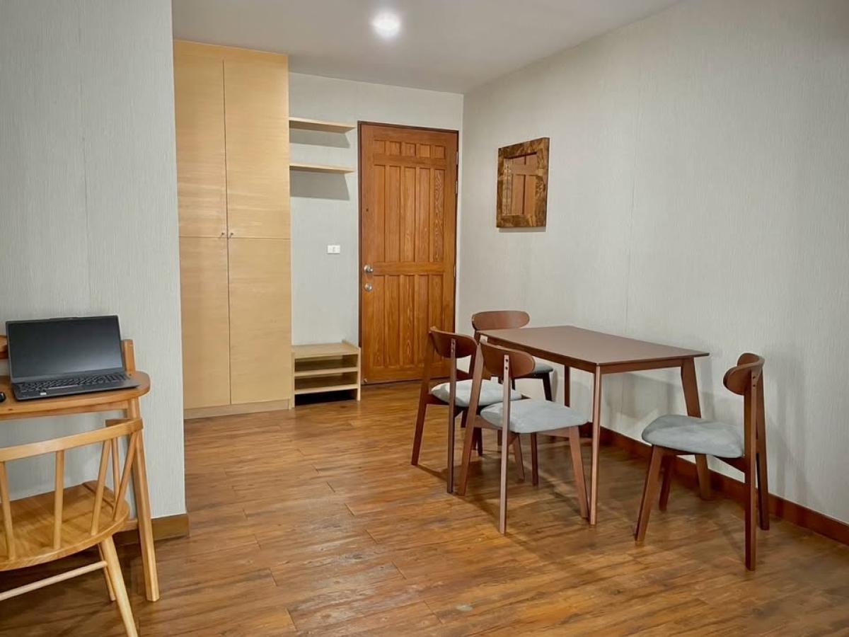 For SaleCondoSamut Prakan,Samrong : 03/04/2026, Von Napa Condominium in the heart of Thonglor, 1 bedroom, 53.5 sqm, ready to move in!
Price 5.5 million THB, close to Thonglor BTS, start the life you've dreamed of! 0642748883