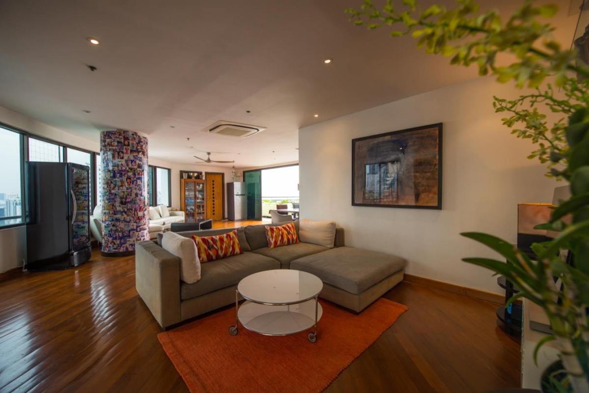 For RentCondoHuahin, Prachuap Khiri Khan, Pran Buri : 03/04/2026, # Moon Tower Elegance: Sprawling 531sqm 5-Bed Luxury Condo @ Thong Lo BTS | Only 320K/month 0642748883