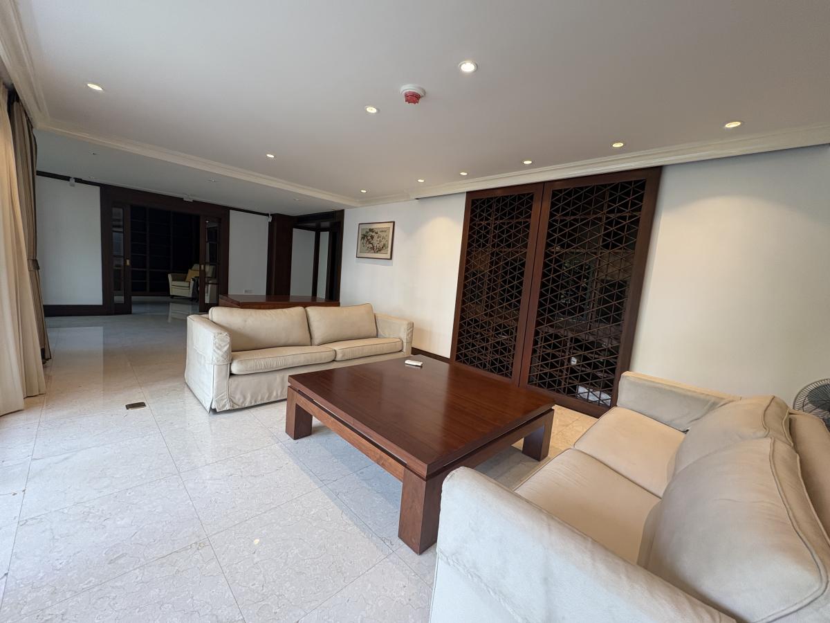 ขายคอนโดวิทยุ ชิดลม หลังสวน : 03/04/2026, ขาย/เช่าคอนโดหรู 3 ห้องนอน 334 ตร.ม. ที่ Somkid Gardens ใจกลางชิดลม 
ราคา 83 ลบ. | เช่าเพียง 200,000 บ./ด. เดินทางสะดวก ใกล้ BTS/MRT! 0642748883