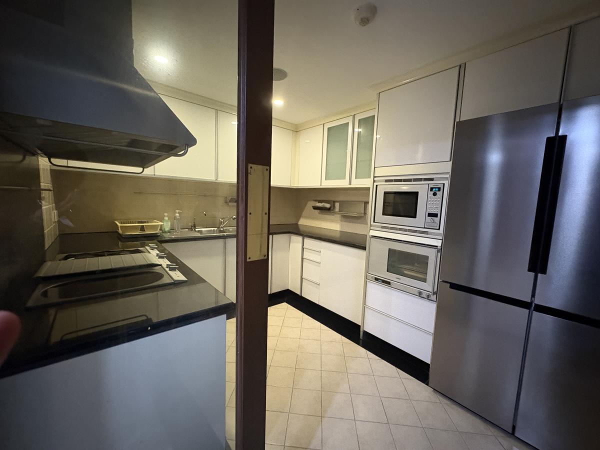 ขายคอนโดวิทยุ ชิดลม หลังสวน : 03/04/2026, ขาย/เช่าคอนโดหรู 3 ห้องนอน 334 ตร.ม. ที่ Somkid Gardens ใจกลางชิดลม 
ราคา 83 ลบ. | เช่าเพียง 200,000 บ./ด. เดินทางสะดวก ใกล้ BTS/MRT! 0642748883