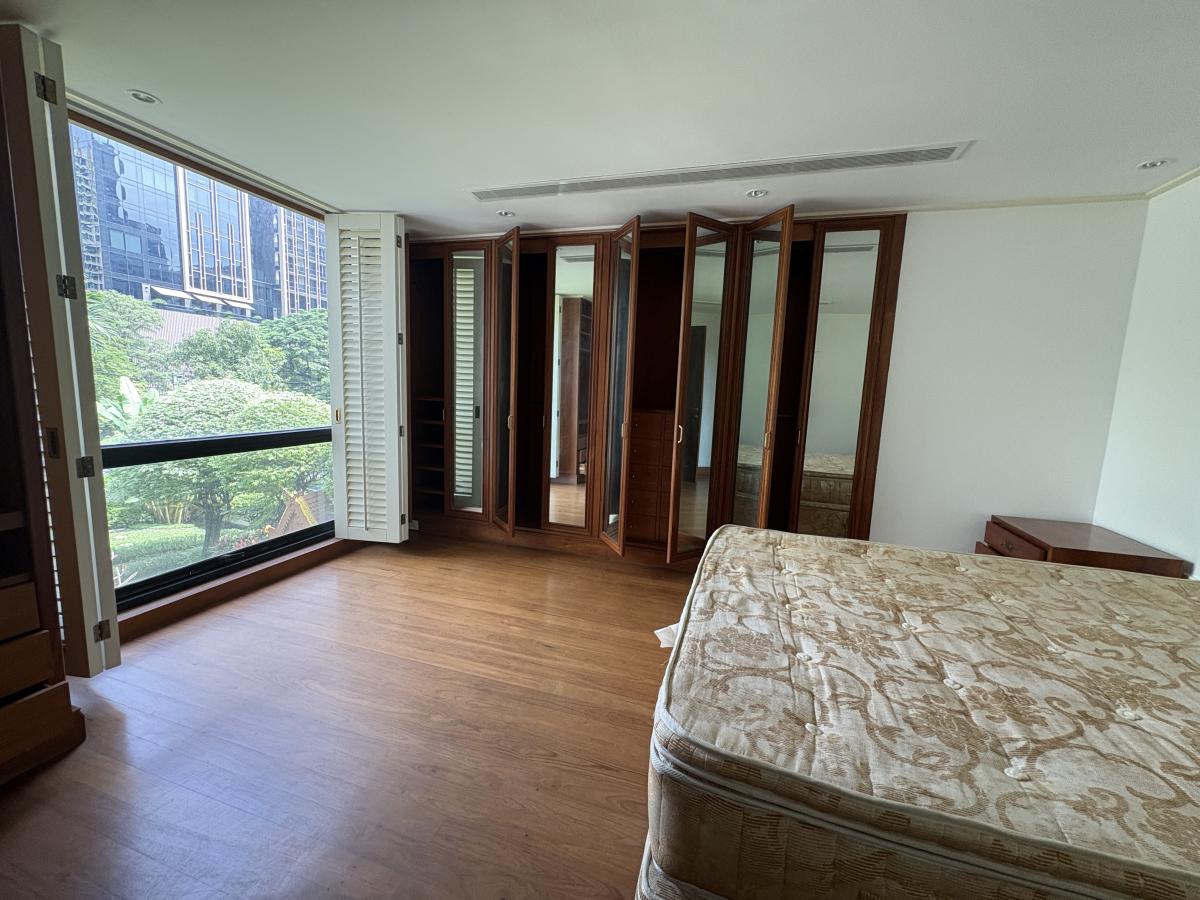 ขายคอนโดวิทยุ ชิดลม หลังสวน : 03/04/2026, ขาย/เช่าคอนโดหรู 3 ห้องนอน 334 ตร.ม. ที่ Somkid Gardens ใจกลางชิดลม 
ราคา 83 ลบ. | เช่าเพียง 200,000 บ./ด. เดินทางสะดวก ใกล้ BTS/MRT! 0642748883