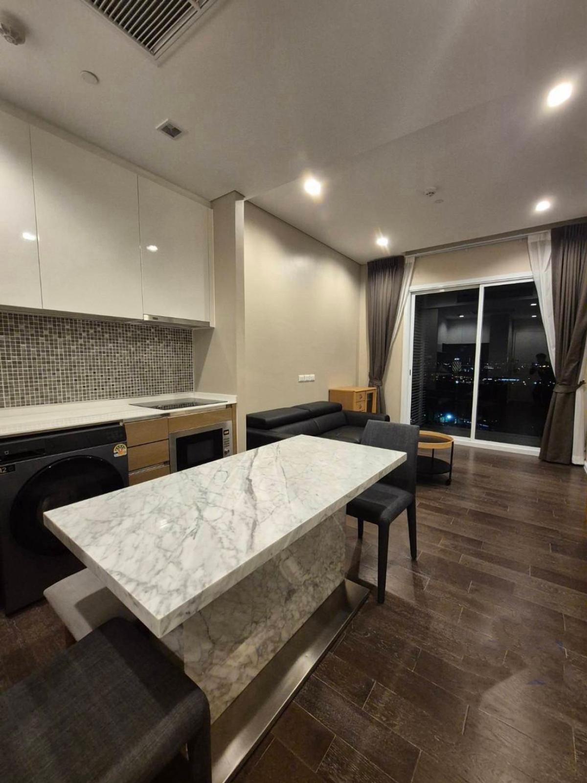 ขายคอนโดลาดพร้าว เซ็นทรัลลาดพร้าว : 03/04/2026, รวมค่าโอนคอนโดหรู The Saint Residences 2 นอน 2 น้ำ ใกล้ BTS ห้าแยกลาดพร้าว 
ราคาเบาๆ 5.3 ล้าน วิวดี พร้อมสระว่ายน้ำและฟิตเนสครบ! 0642748883