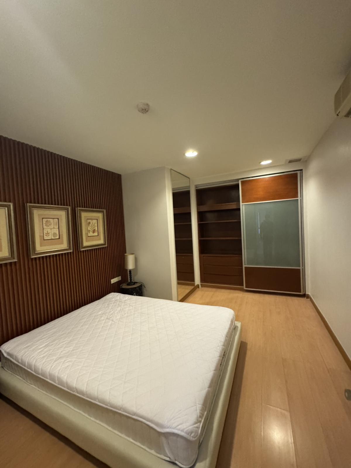 For SaleCondoSathorn, Narathiwat : 03/04/2026, Luxurious spacious 3-bedroom in the heart of Narathiwat!
Rent for only 55,000 THB/month or buy for 15.5 million! 0642748883