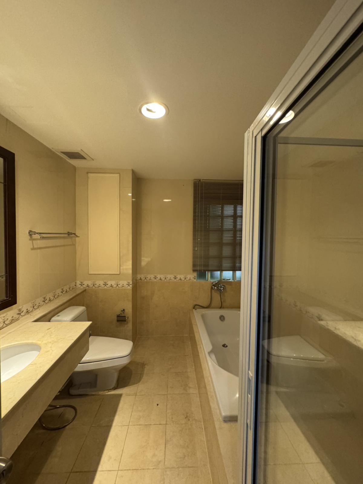 For SaleCondoSathorn, Narathiwat : 03/04/2026, Luxurious spacious 3-bedroom in the heart of Narathiwat!
Rent for only 55,000 THB/month or buy for 15.5 million! 0642748883