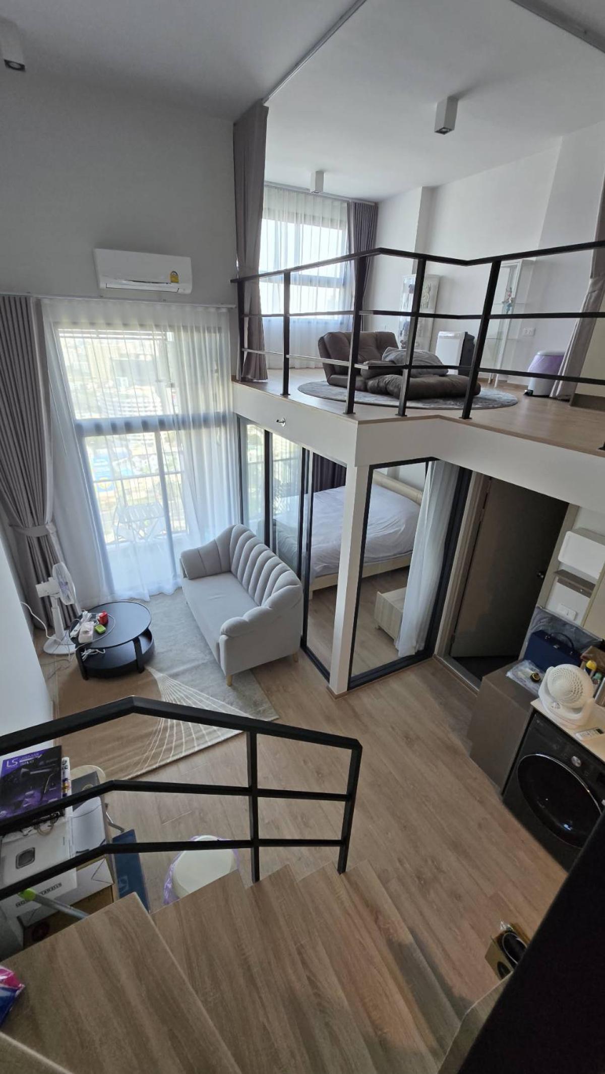 For SaleCondoBang kae, Phetkasem : 03/04/2026, Condo in the heart of Thonglor! Ideo Rama 9-Asoke, 2 bedrooms, ready to move in, close to BTS/MRT Rama 9
Price only 6.89 million THB. Best value for investment or living! 0642748883