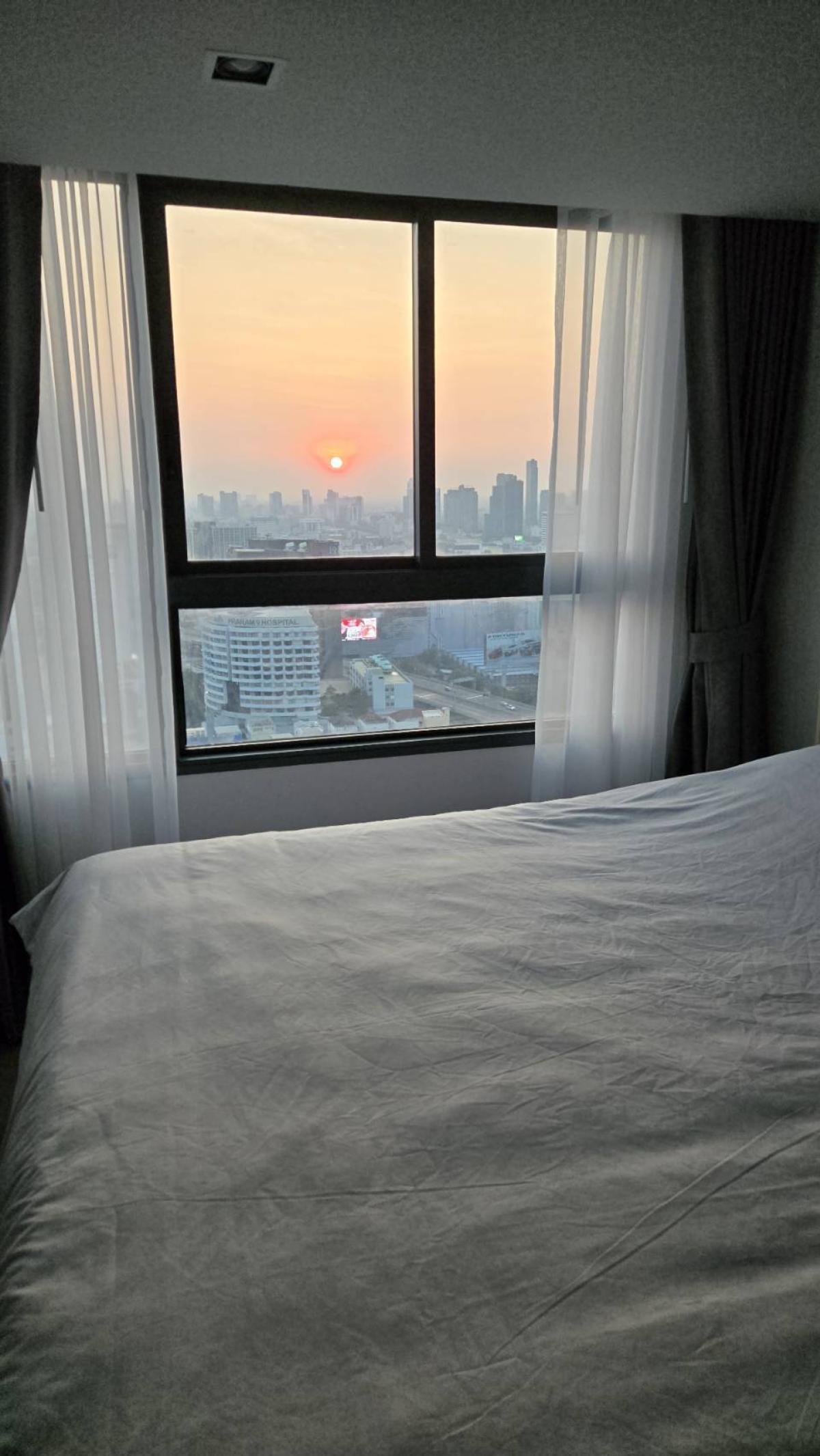 For SaleCondoBang kae, Phetkasem : 03/04/2026, Condo in the heart of Thonglor! Ideo Rama 9-Asoke, 2 bedrooms, ready to move in, close to BTS/MRT Rama 9
Price only 6.89 million THB. Best value for investment or living! 0642748883