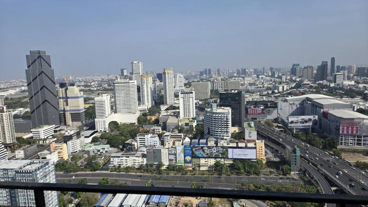 For SaleCondoBang kae, Phetkasem : 03/04/2026, Condo in the heart of Thonglor! Ideo Rama 9-Asoke, 2 bedrooms, ready to move in, close to BTS/MRT Rama 9
Price only 6.89 million THB. Best value for investment or living! 0642748883