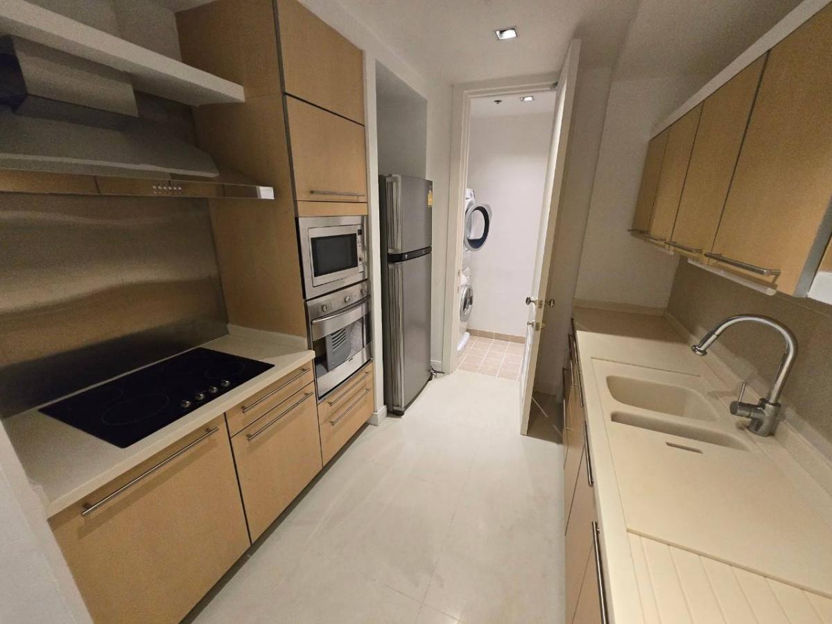 ให้เช่าคอนโดวิทยุ ชิดลม หลังสวน : 03/04/2026, หรูหรากลางเมือง! 3 ห้องนอน Athenee Residence ใกล้ BTS เพลินจิต 
เช่าเพียง 125,000 บาท/ด. ขนาด 170.25 ตร.ม. พร้อมสิ่งอำนวยความสะดวกครบครัน 0642748883