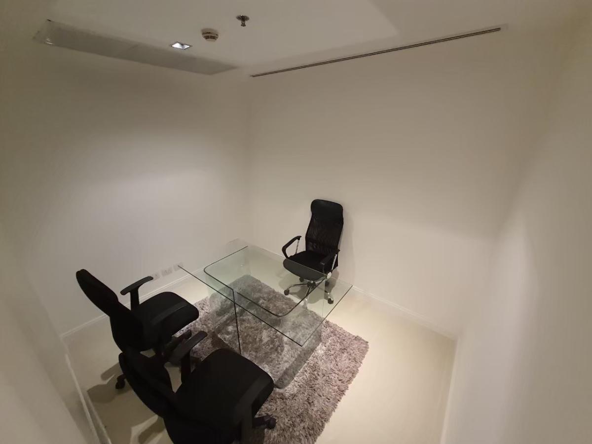 ให้เช่าคอนโดวิทยุ ชิดลม หลังสวน : 03/04/2026, ห้องใหญ่ 3 นอน 3 น้ำ แอทธีนี เรสซิเด้นซ์ ใกล้ BTS เพลินจิต 
เช่าเพียง 150,000 บาท/เดือน พร้อมสิ่งอำนวยความสะดวกครบครัน! 0642748883