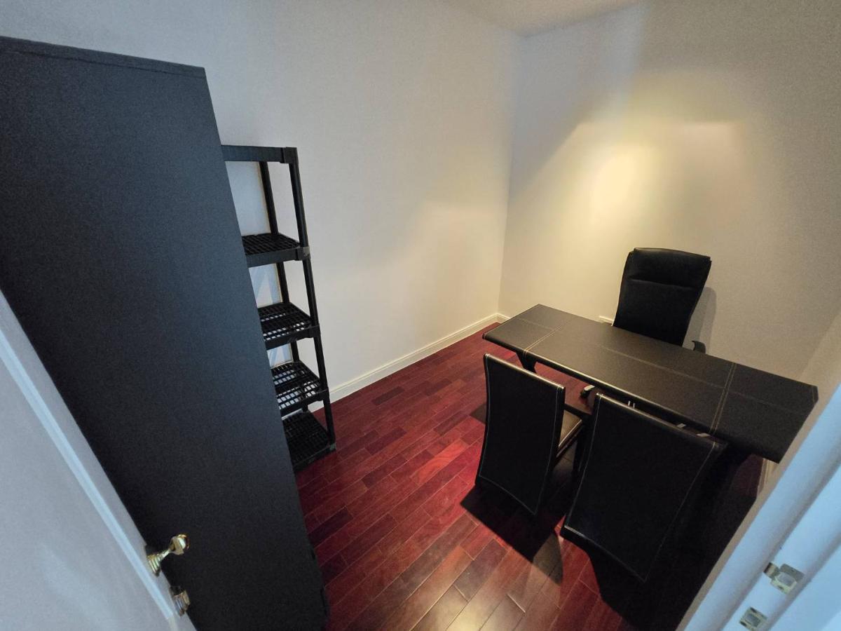 ให้เช่าคอนโดวิทยุ ชิดลม หลังสวน : 03/04/2026, หรูหรากลางเมือง! 3 ห้องนอน 196 ตร.ม. ที่ Athenee Residence 
เชื่อมต่อ BTS เพลินจิต ใกล้ห้างและสถานทูต ราคา 145,000 บาท/เดือน 0642748883