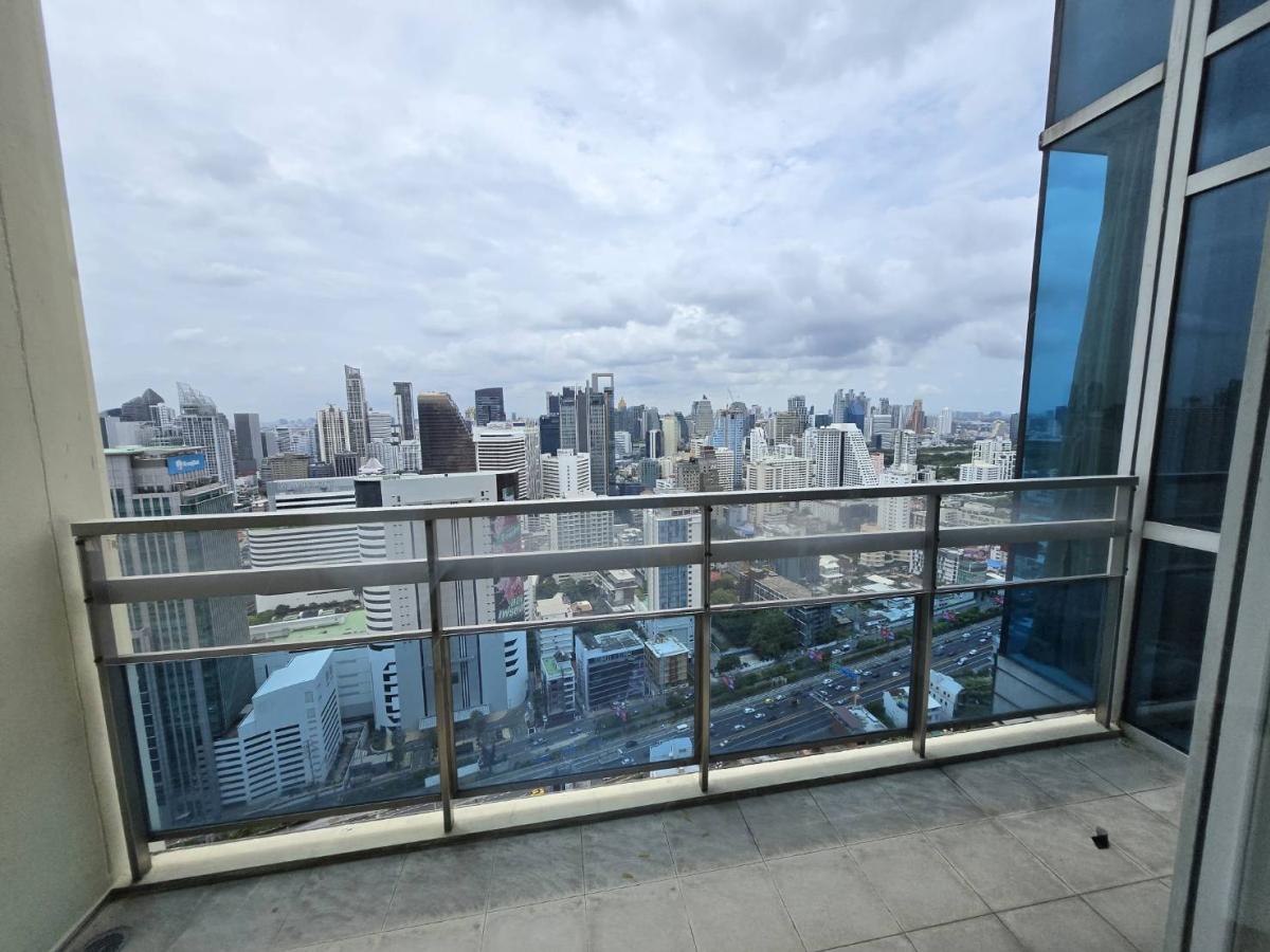 ให้เช่าคอนโดวิทยุ ชิดลม หลังสวน : 03/04/2026, หรูหรากลางเมือง! 3 ห้องนอน 196 ตร.ม. ที่ Athenee Residence 
เชื่อมต่อ BTS เพลินจิต ใกล้ห้างและสถานทูต ราคา 145,000 บาท/เดือน 0642748883