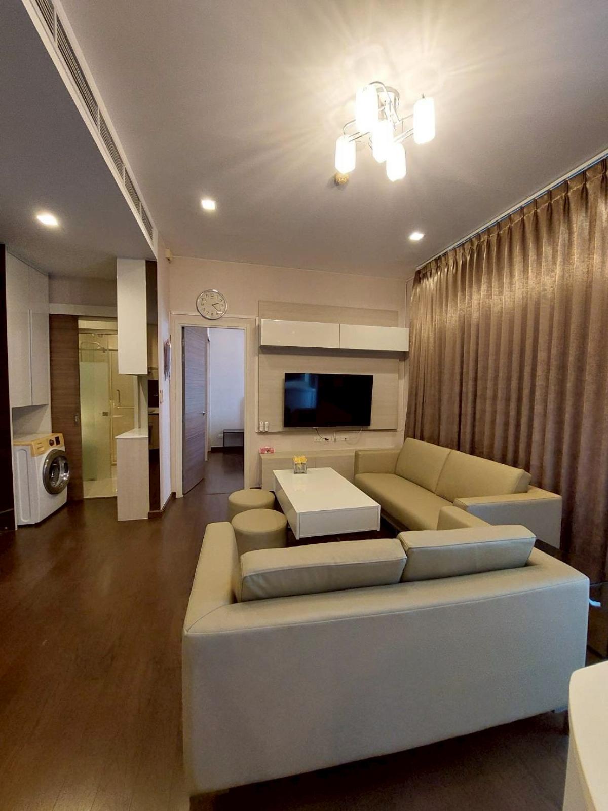 ให้เช่าคอนโดพระราม 9 เพชรบุรีตัดใหม่ RCA : 03/04/2026, สวยครบ! 2 ห้องนอน Q Asoke ใกล้ BTS/MRT เพชรบุรี เพียง 53,000 บาท/เดือน 
พร้อมสระว่ายน้ำ ฟิตเนส และสิ่งอำนวยความสะดวกเต็มรูปแบบ! 0642748883