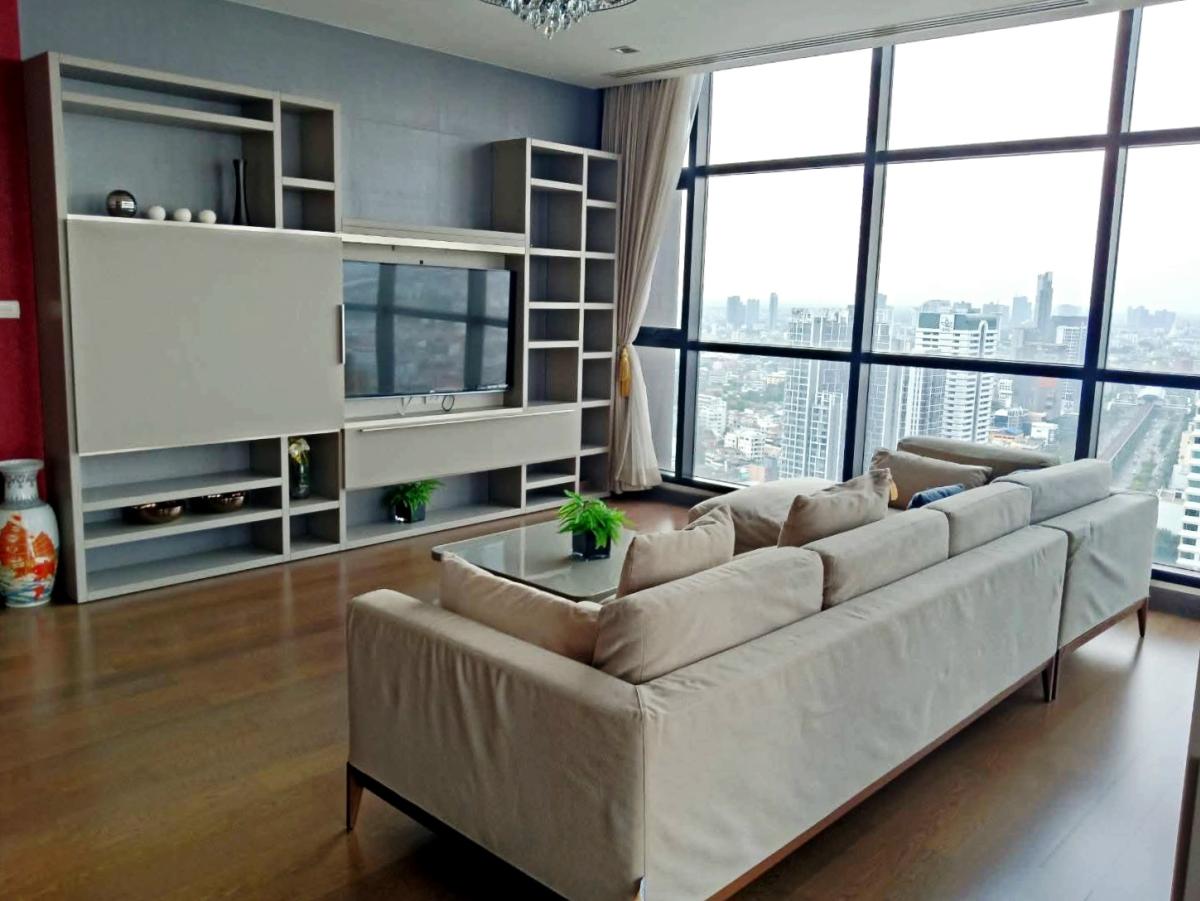 For SaleCondoWongwianyai, Charoennakor : 03/04/2026, Luxury 3-bedroom, 4-bathroom Urbano Absolute Sathon-Taksin
Rent for 95,000 THB/month or sell for 25.3 million, ready to move in, near BTS Krung Thonburi! 0642748883