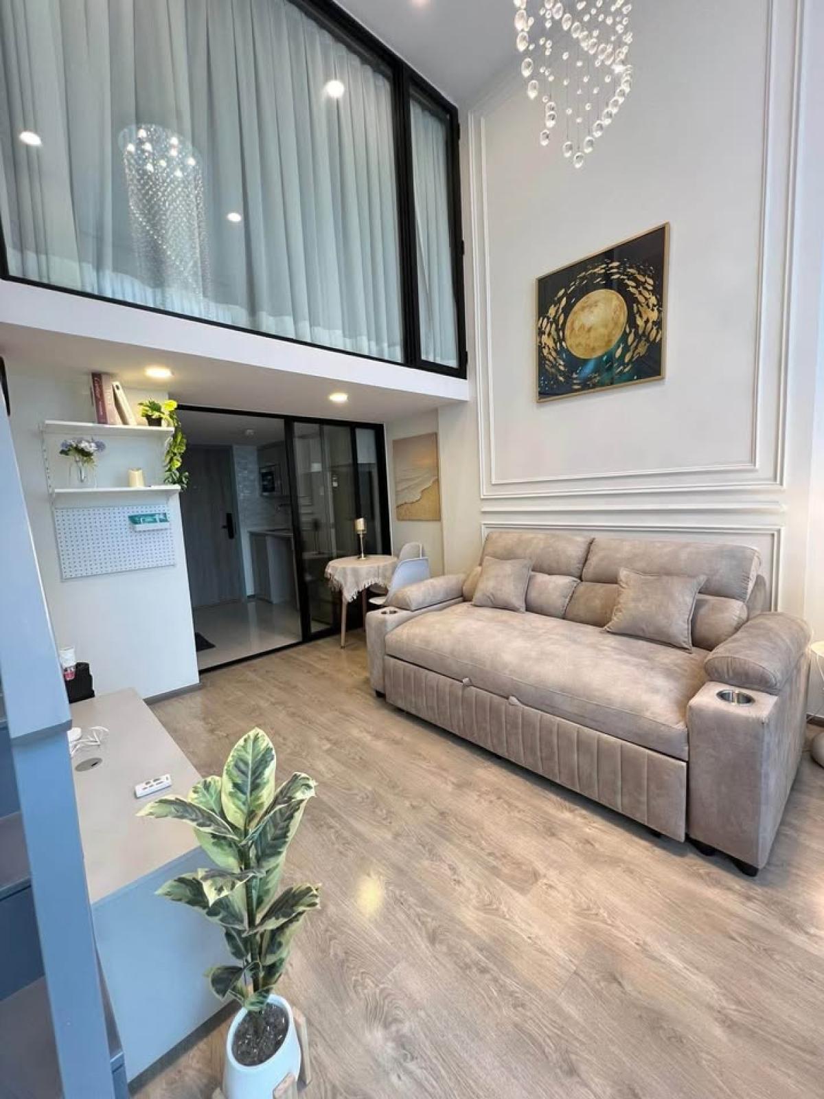For SaleCondoRatchadapisek, Huaikwang, Suttisan : 03/04/2026, For sale/rent: SOHO Bangkok Ratchada condo, 1 bedroom, 38 sq.m., near MRT Huai Khwang
Price 5.39 million THB or rent for 30,000 THB/month, with luxurious amenities! 0642748883