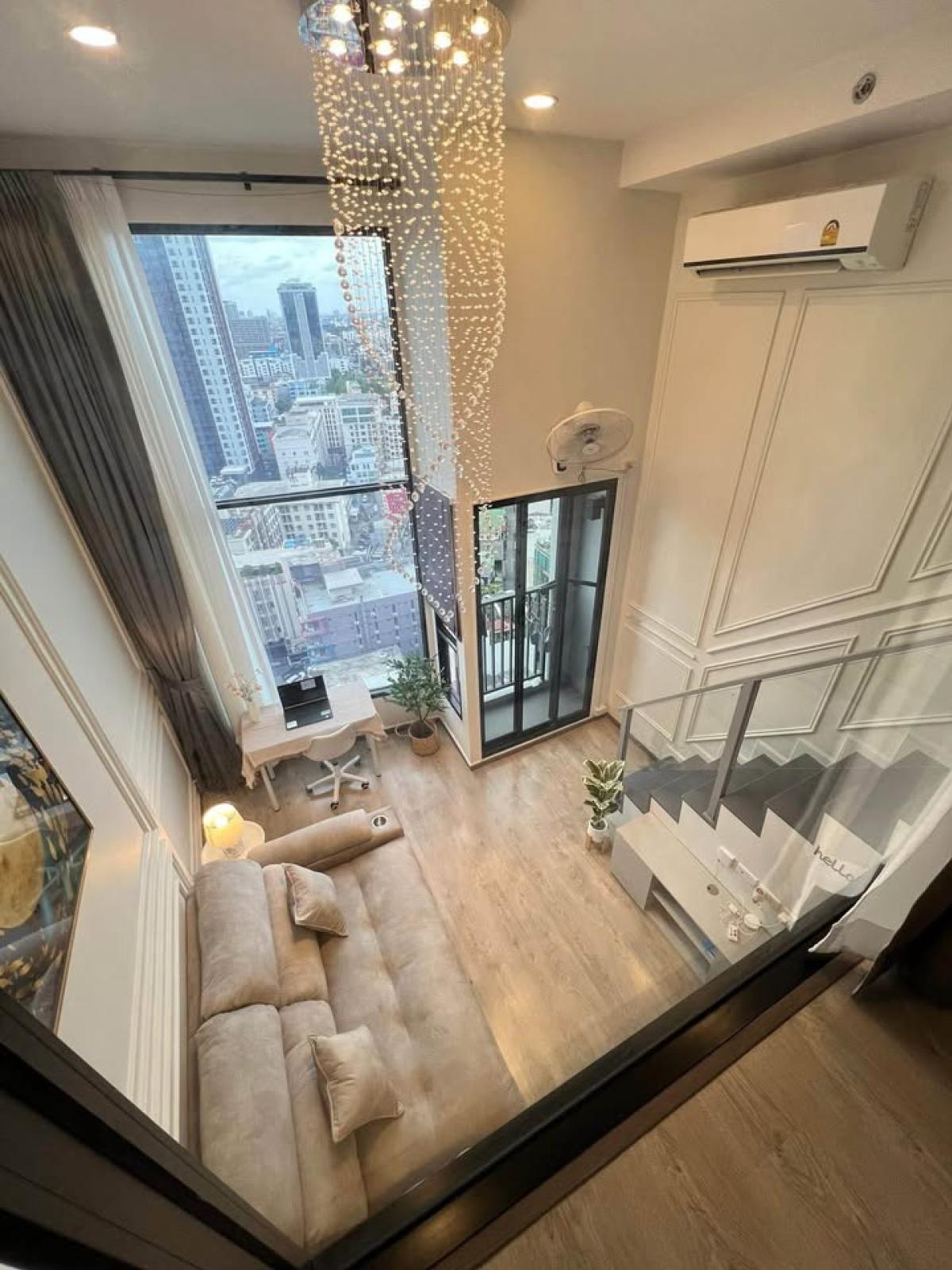 For SaleCondoRatchadapisek, Huaikwang, Suttisan : 03/04/2026, For sale/rent: SOHO Bangkok Ratchada condo, 1 bedroom, 38 sq.m., near MRT Huai Khwang
Price 5.39 million THB or rent for 30,000 THB/month, with luxurious amenities! 0642748883