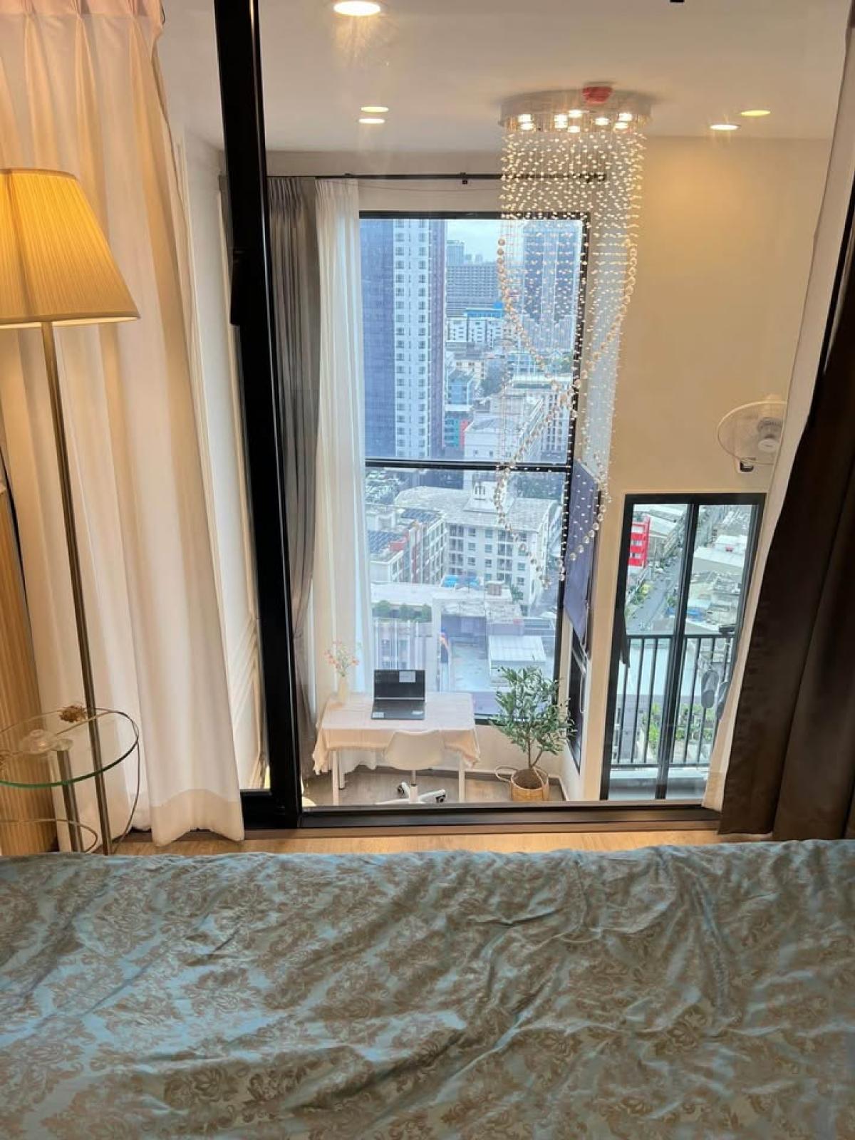For SaleCondoRatchadapisek, Huaikwang, Suttisan : 03/04/2026, For sale/rent: SOHO Bangkok Ratchada condo, 1 bedroom, 38 sq.m., near MRT Huai Khwang
Price 5.39 million THB or rent for 30,000 THB/month, with luxurious amenities! 0642748883