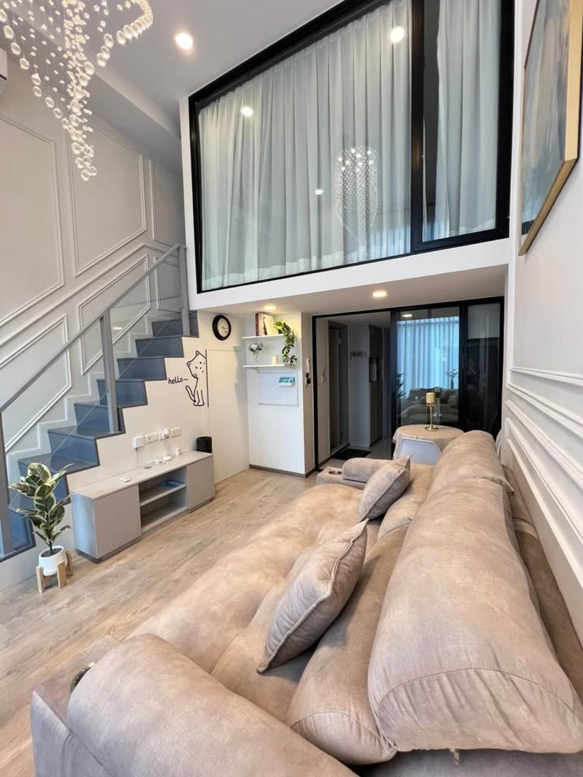 For SaleCondoRatchadapisek, Huaikwang, Suttisan : 03/04/2026, For sale/rent: SOHO Bangkok Ratchada condo, 1 bedroom, 38 sq.m., near MRT Huai Khwang
Price 5.39 million THB or rent for 30,000 THB/month, with luxurious amenities! 0642748883