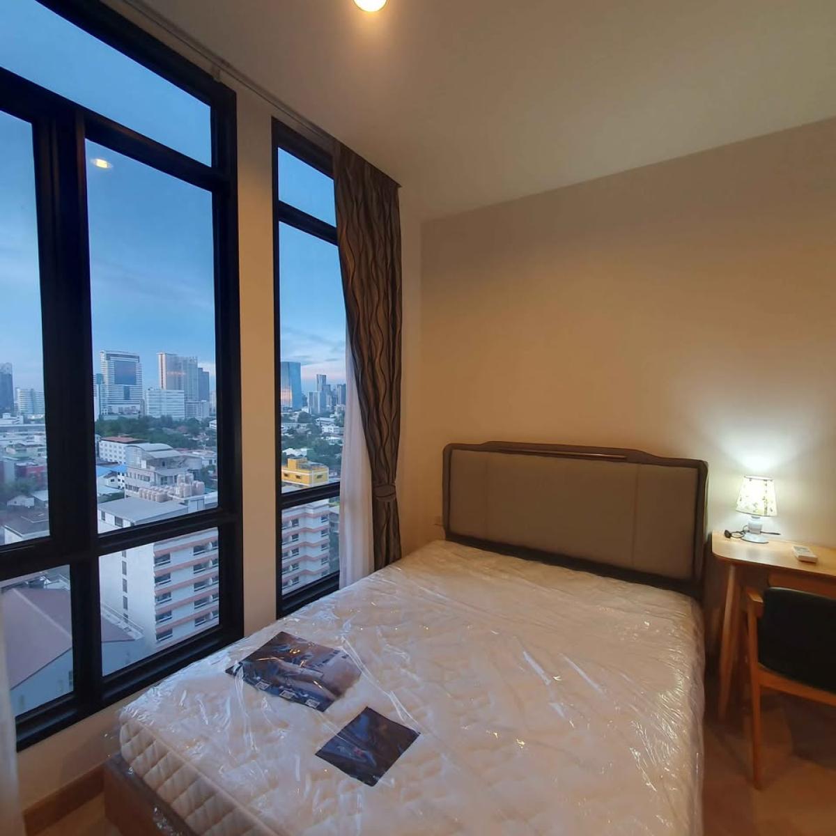 For SaleCondoRatchathewi,Phayathai : 03/04/2026, Beautiful condo next to BTS Vibhavadi, 1 bedroom, 38.79 sqm.
With swimming pool, fitness, priced at 3.29 million! 0642748883