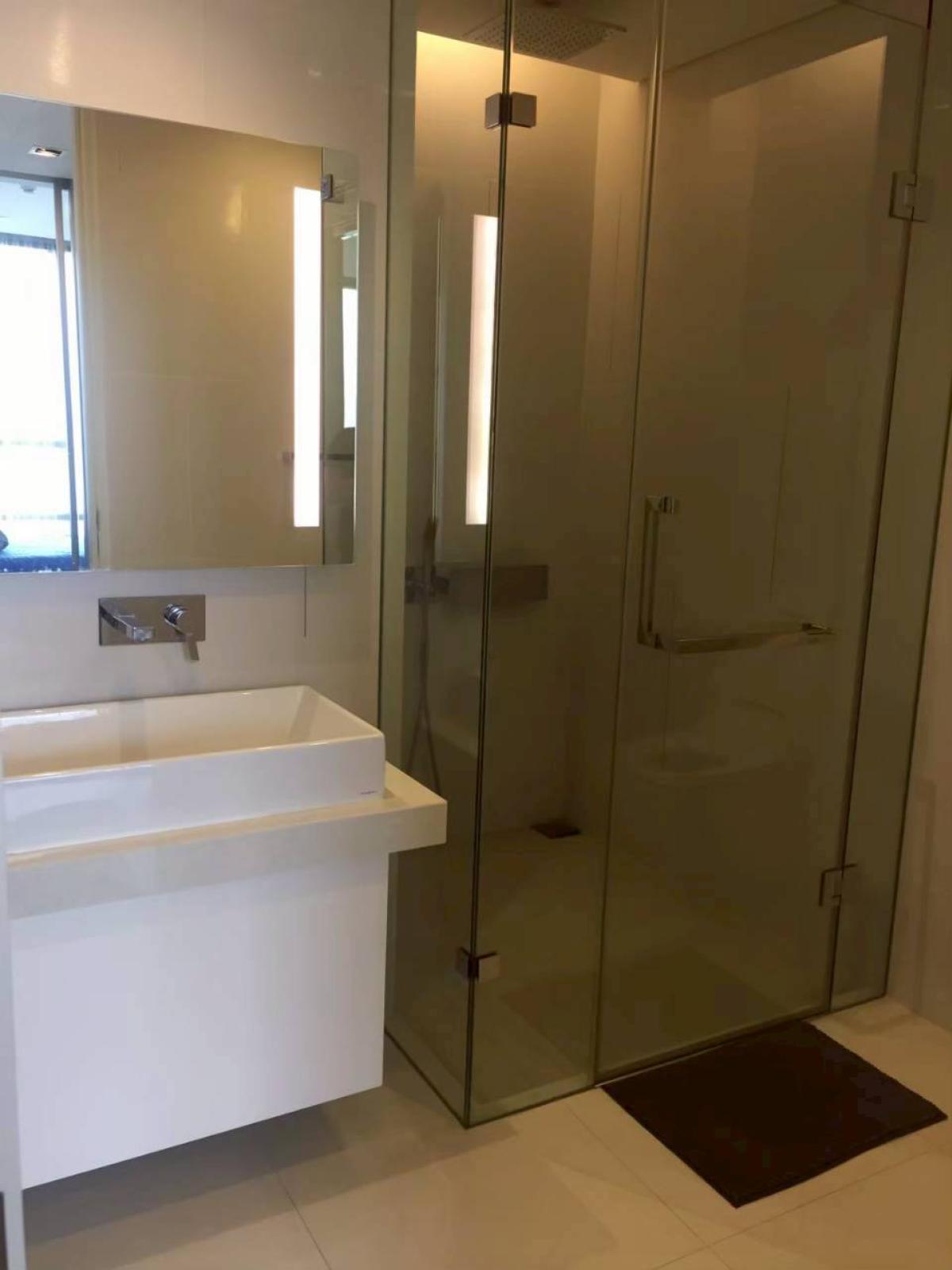 For SaleCondoSathorn, Narathiwat : 03/04/2026, Luxury condo The Bangkok Sathorn 1 bedroom near BTS Surasak
Live conveniently in the heart of Silom, 61 sqm, only 13.5 million! 0642748883