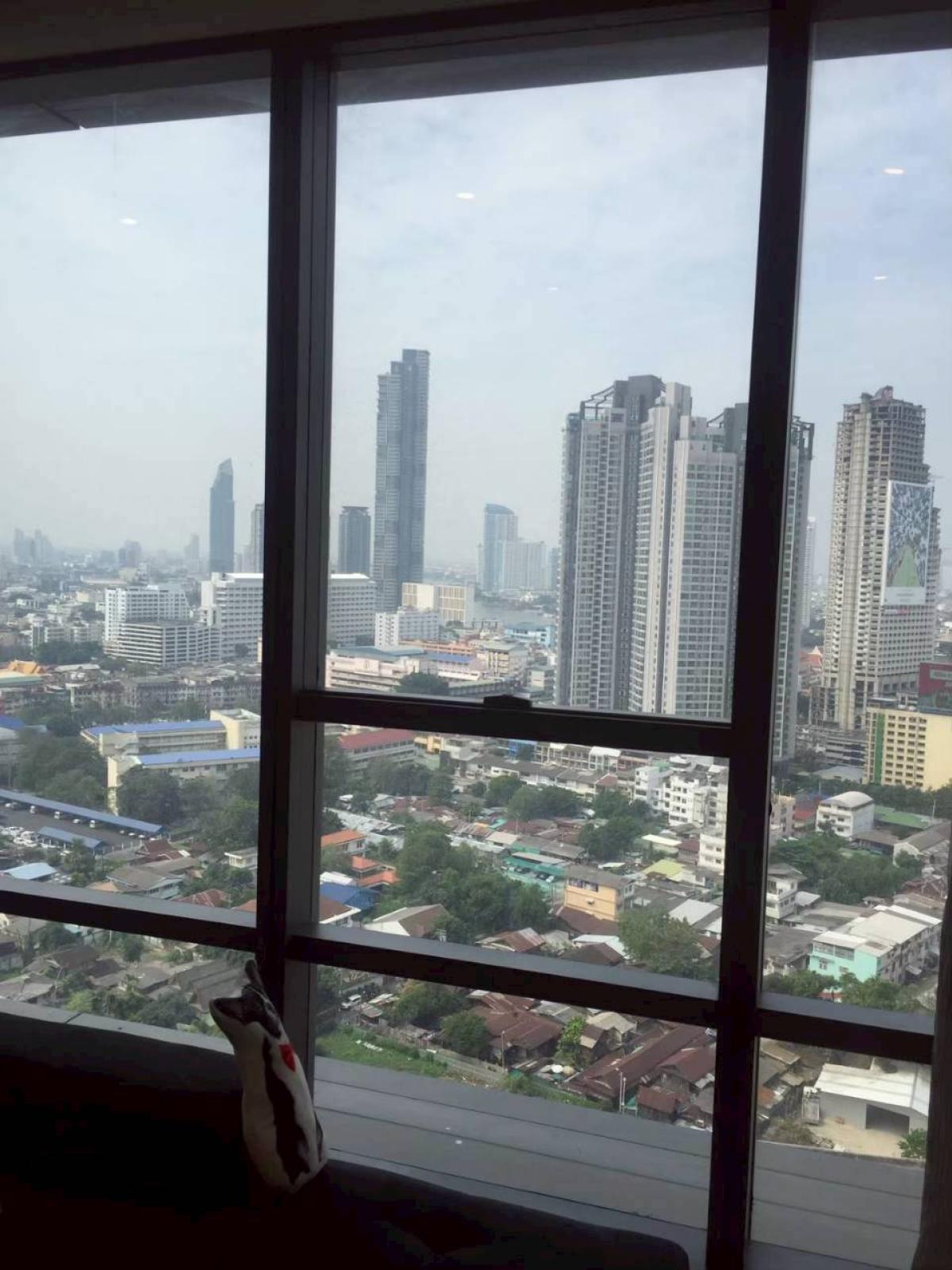 For SaleCondoSathorn, Narathiwat : 03/04/2026, Luxury condo The Bangkok Sathorn 1 bedroom near BTS Surasak
Live conveniently in the heart of Silom, 61 sqm, only 13.5 million! 0642748883