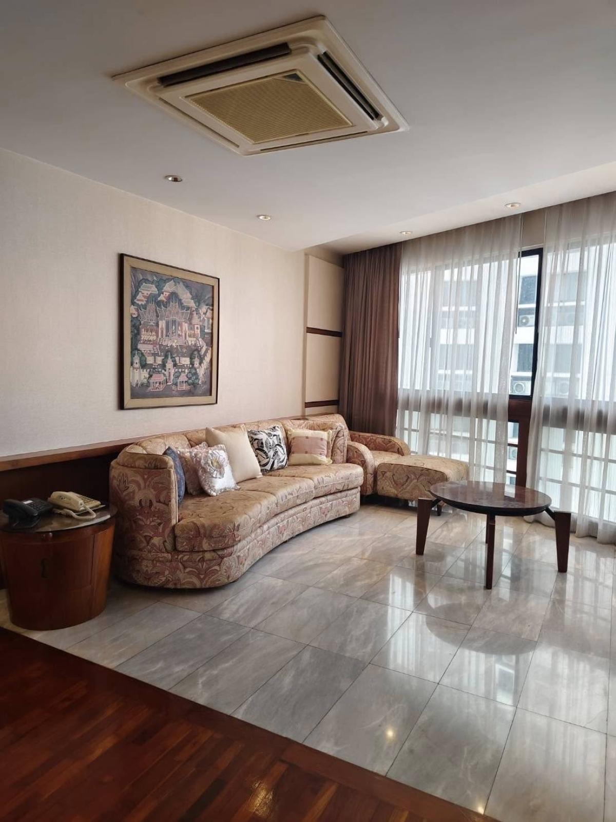 For SaleCondoSukhumvit, Asoke, Thonglor : 03/04/2026, Luxury 3-bedroom 260 sq.m. in the heart of Phrom Phong
For sale: President Park Sukhumvit 24 condominium near BTS/MRT for only 21.9 million! 0642748883